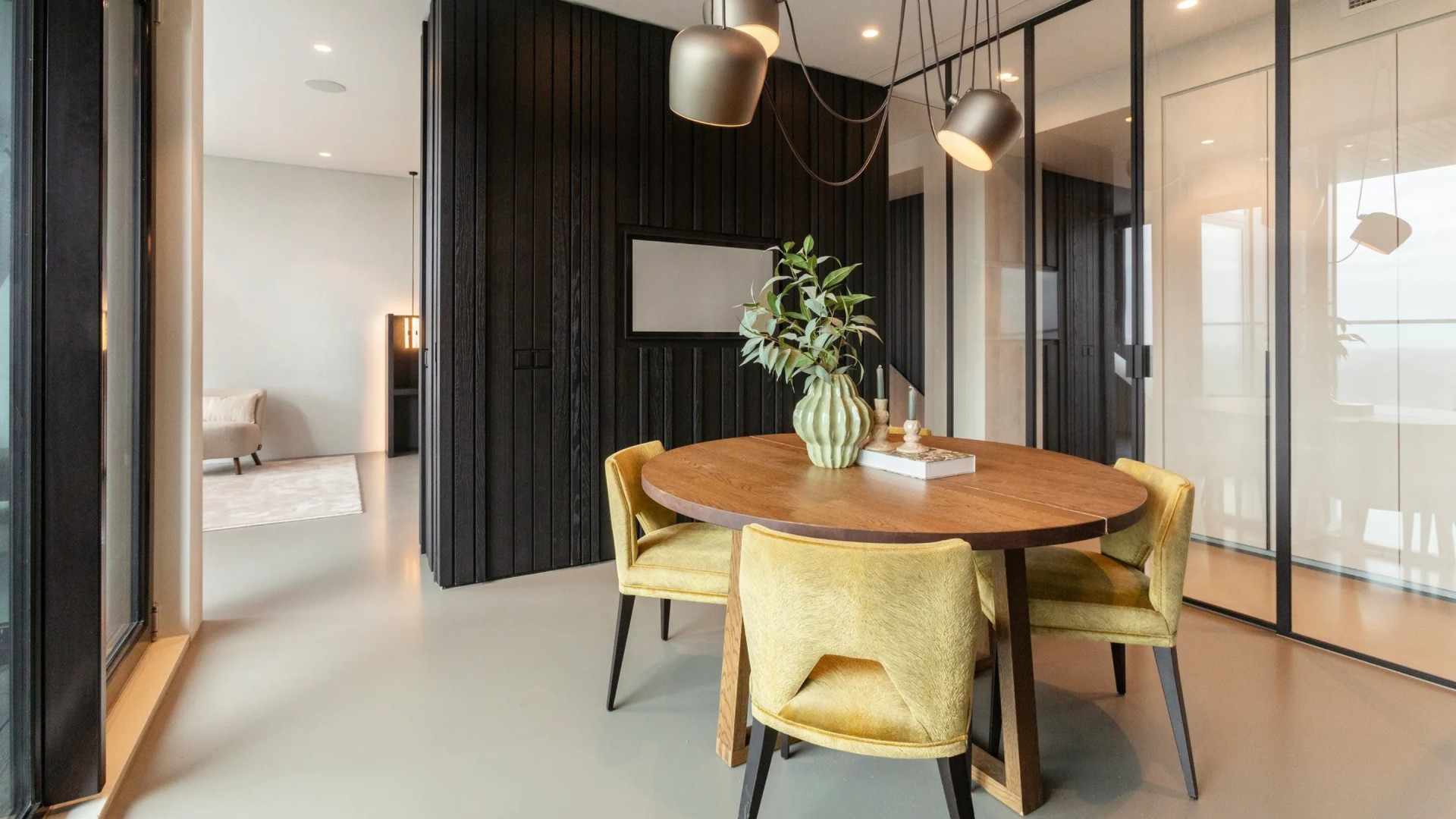 Antoon, vriend van prinses Alexia, koopt miljoenenappartement met adembenemend uitzicht. Zie foto’s 6