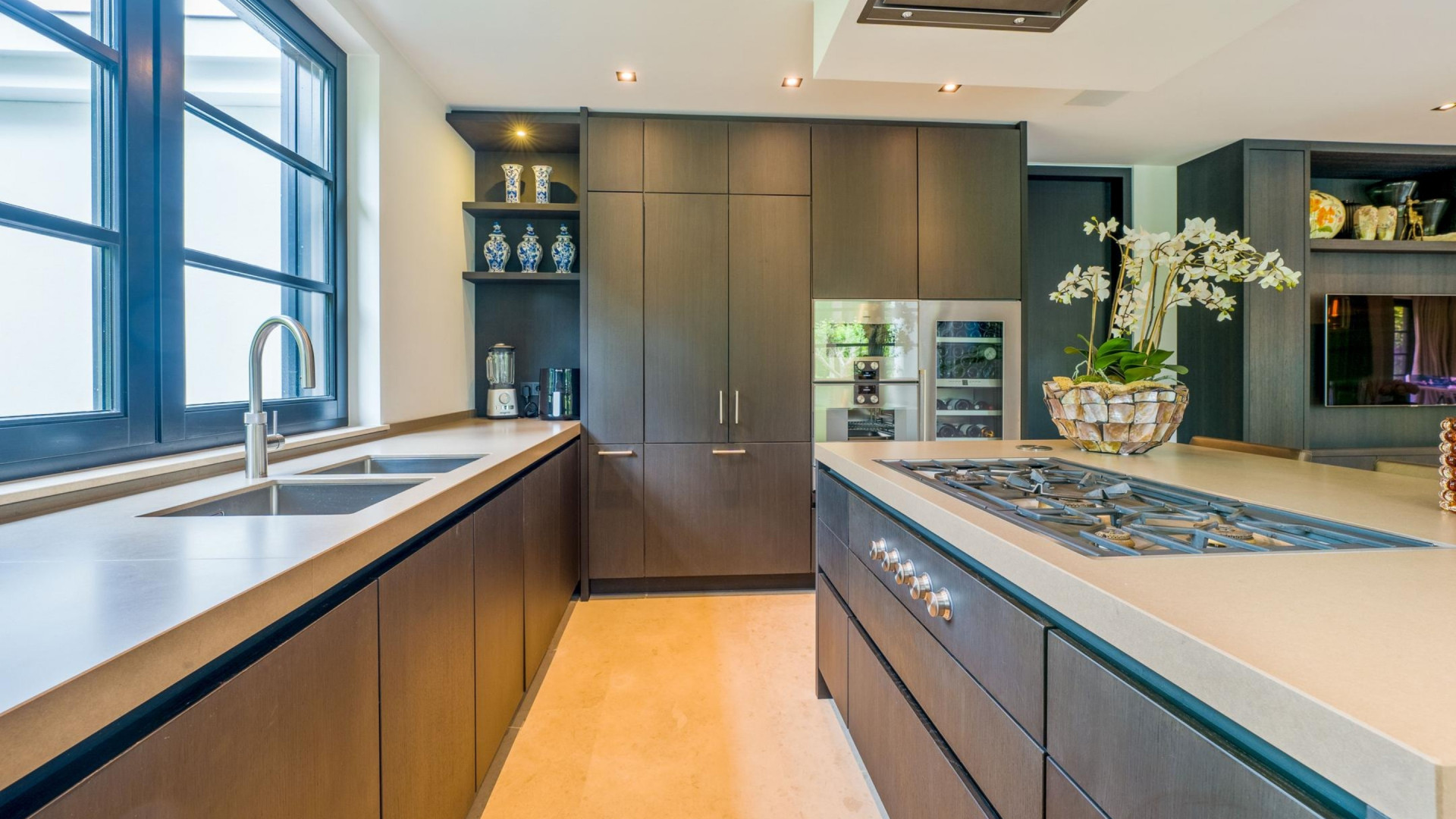 Olcay Gulsen verruilt Amsterdam voor deze prachtige miljoenenvilla in het Gooi. Zie foto’s 4