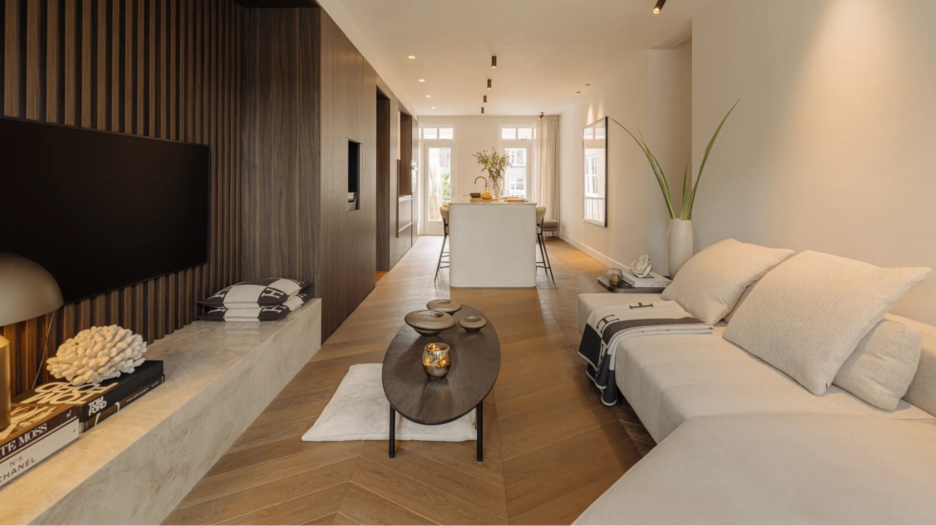 Binnenkijken in het nieuwe appartement van Antoinnette Scheulderman. Zie foto’s 3