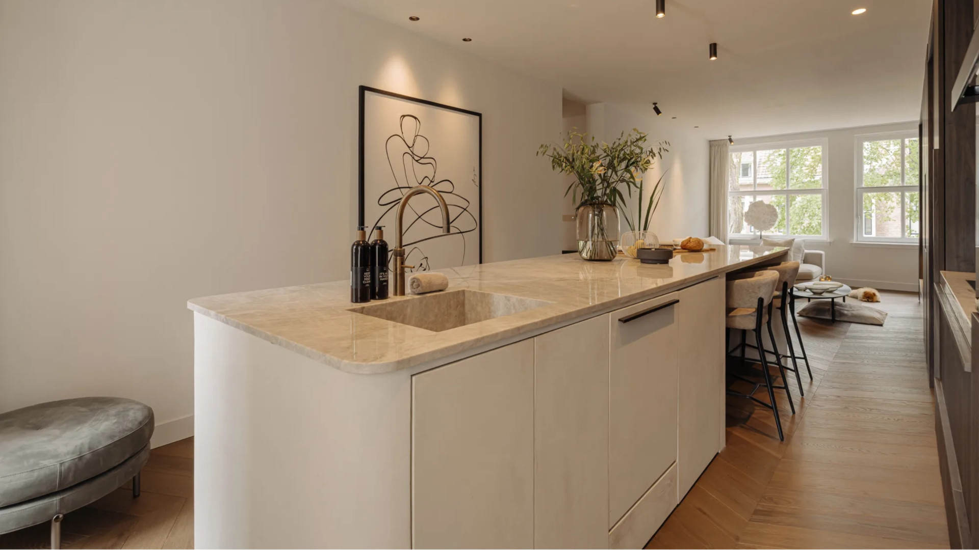 Binnenkijken in het nieuwe appartement van Antoinnette Scheulderman. Zie foto’s 5