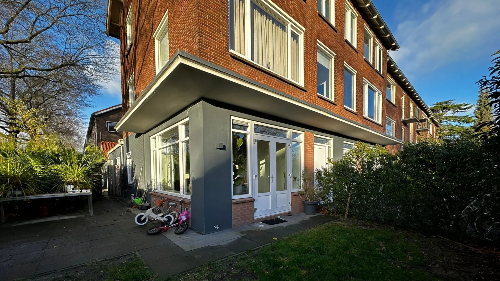 Eelko van Kooten, partner van Olcay Gulsen, zet zijn appartement in het Gooi te huur. Zie foto’s 7