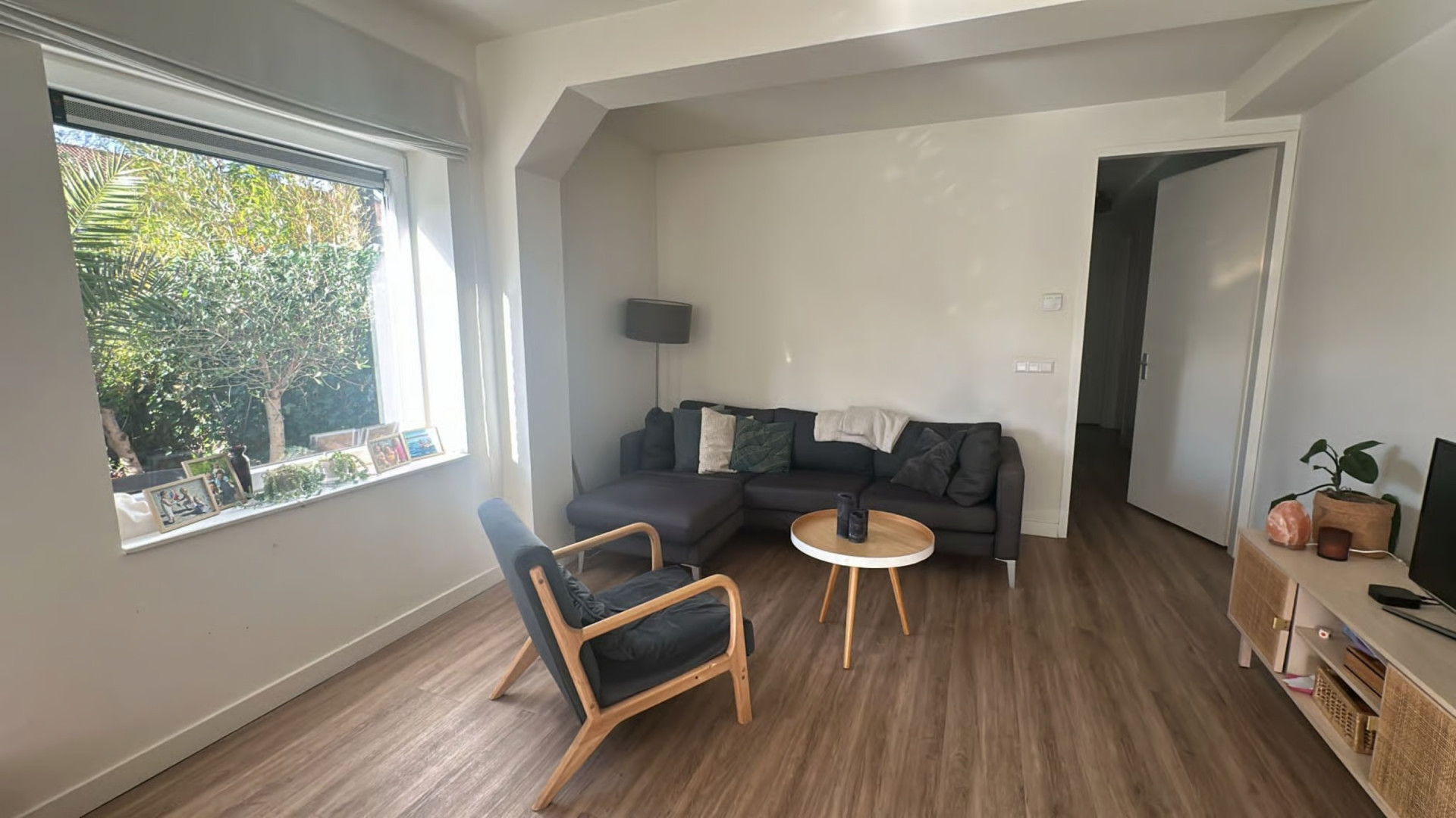 Eelko van Kooten, partner van Olcay Gulsen, zet zijn appartement in het Gooi te huur. Zie foto’s 3