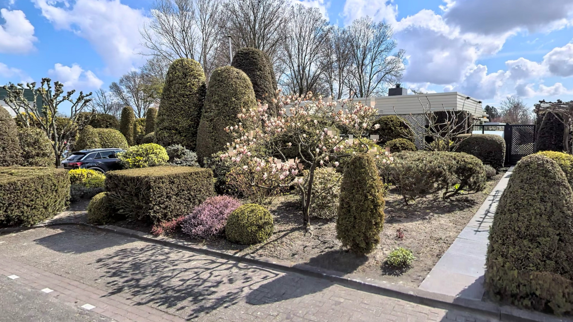 Dit is de miljoenenvilla van Jack van Gelder.  Zie foto's 3