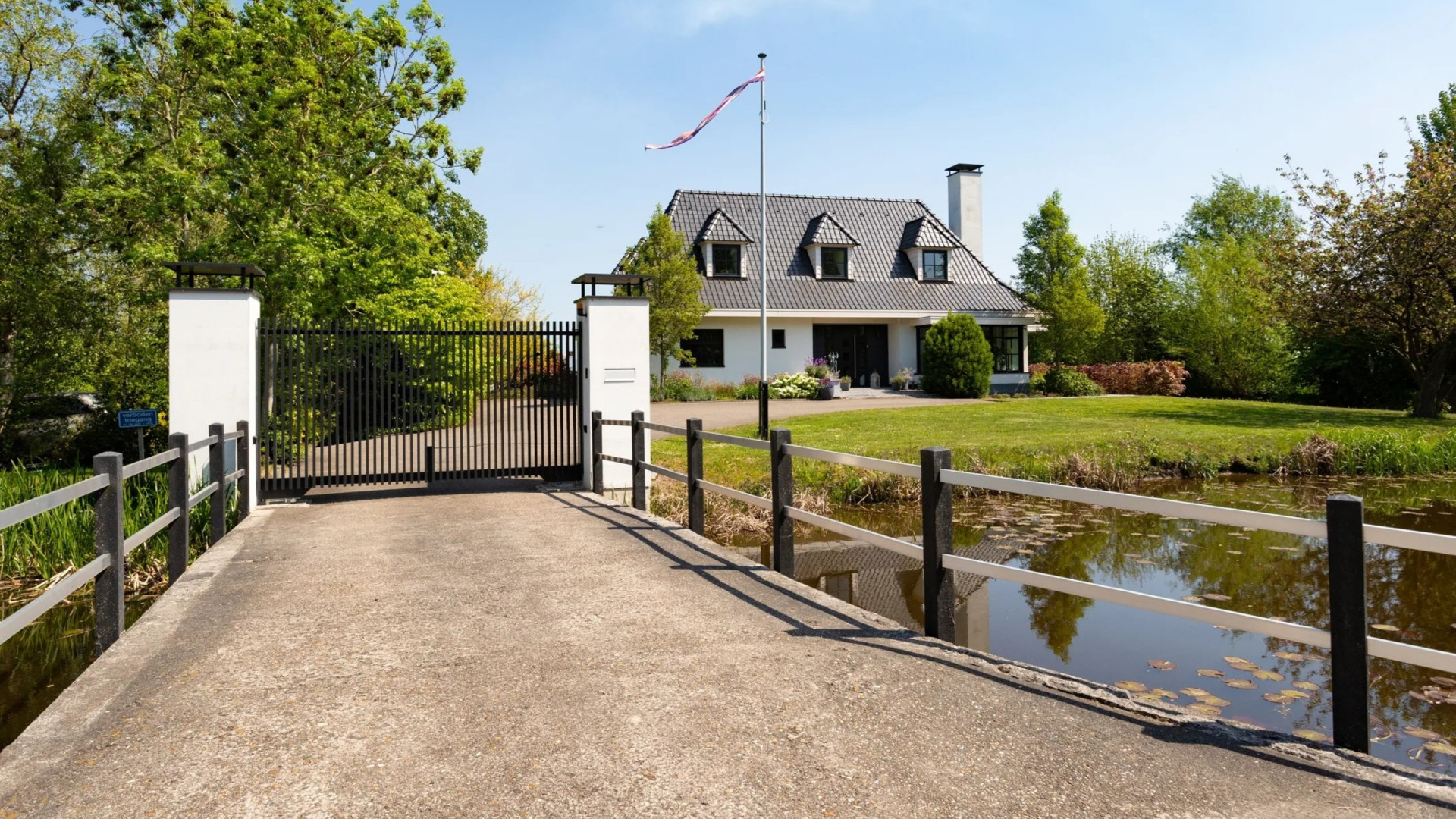 Radio 538-dj Frank Dane koopt indrukwekkende miljoenenvilla in Zoeterwoude. Zie foto’s 2