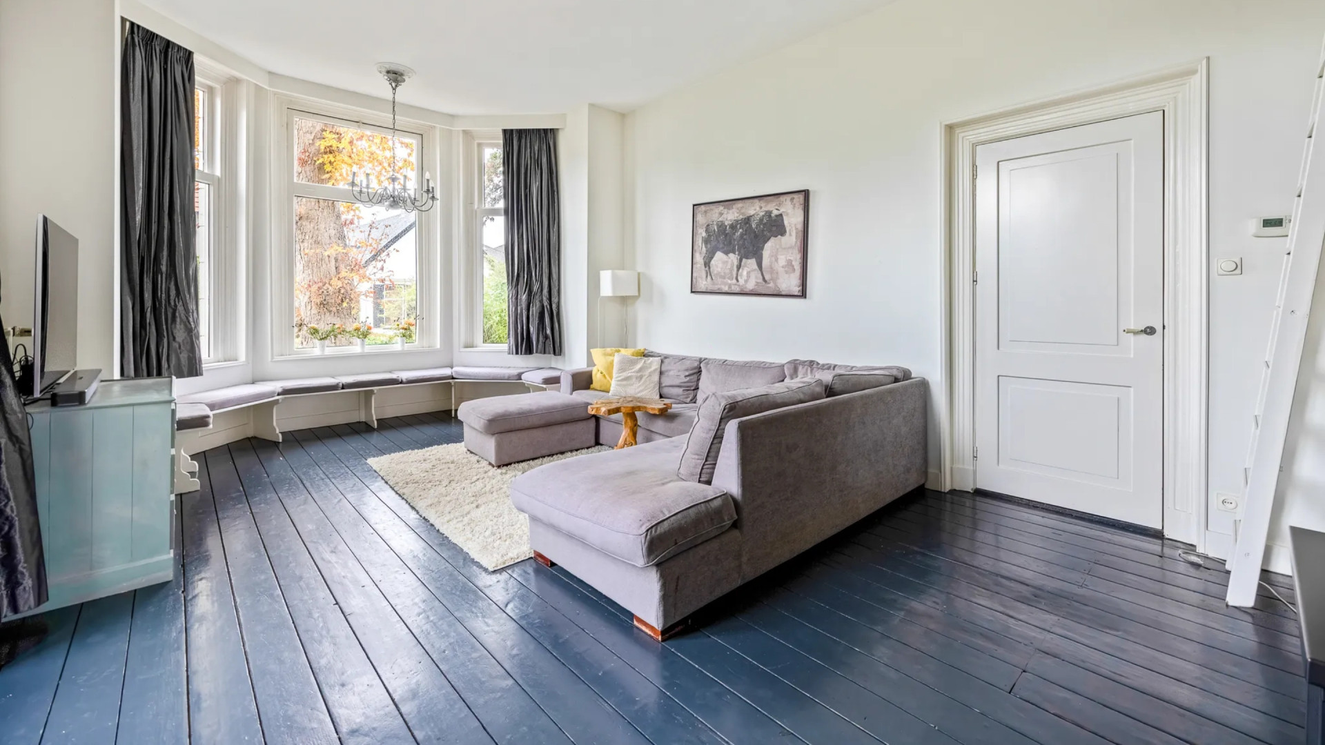 De buurman worden van Xander de Buisonjé? Deze karaktervolle villa in Bussum maakt het mogelijk 4