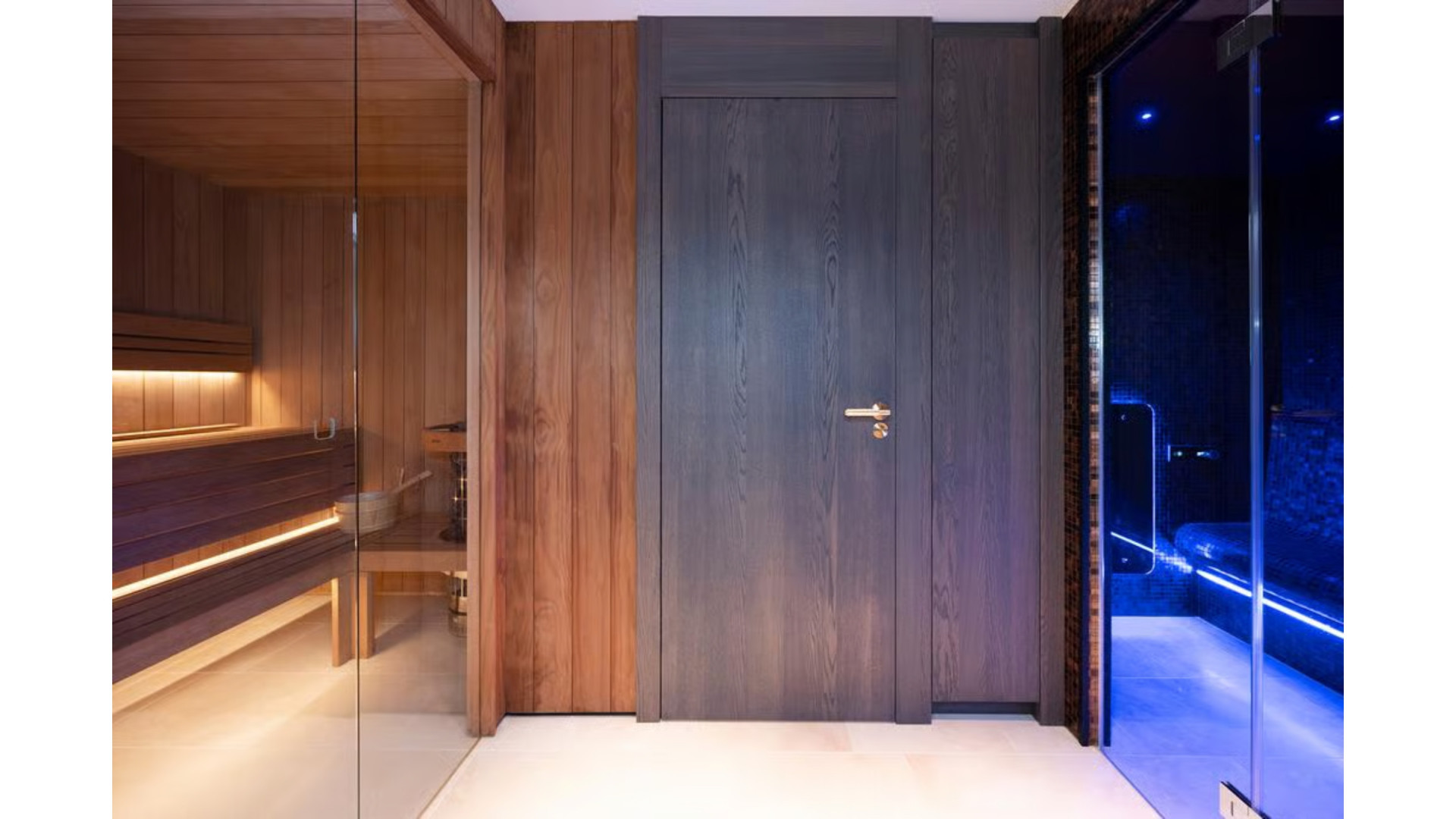 Voetballer Steven Bergwijn zet zijn oogverblindende luxe woning in Amsterdam te koop. Zie foto’s 7