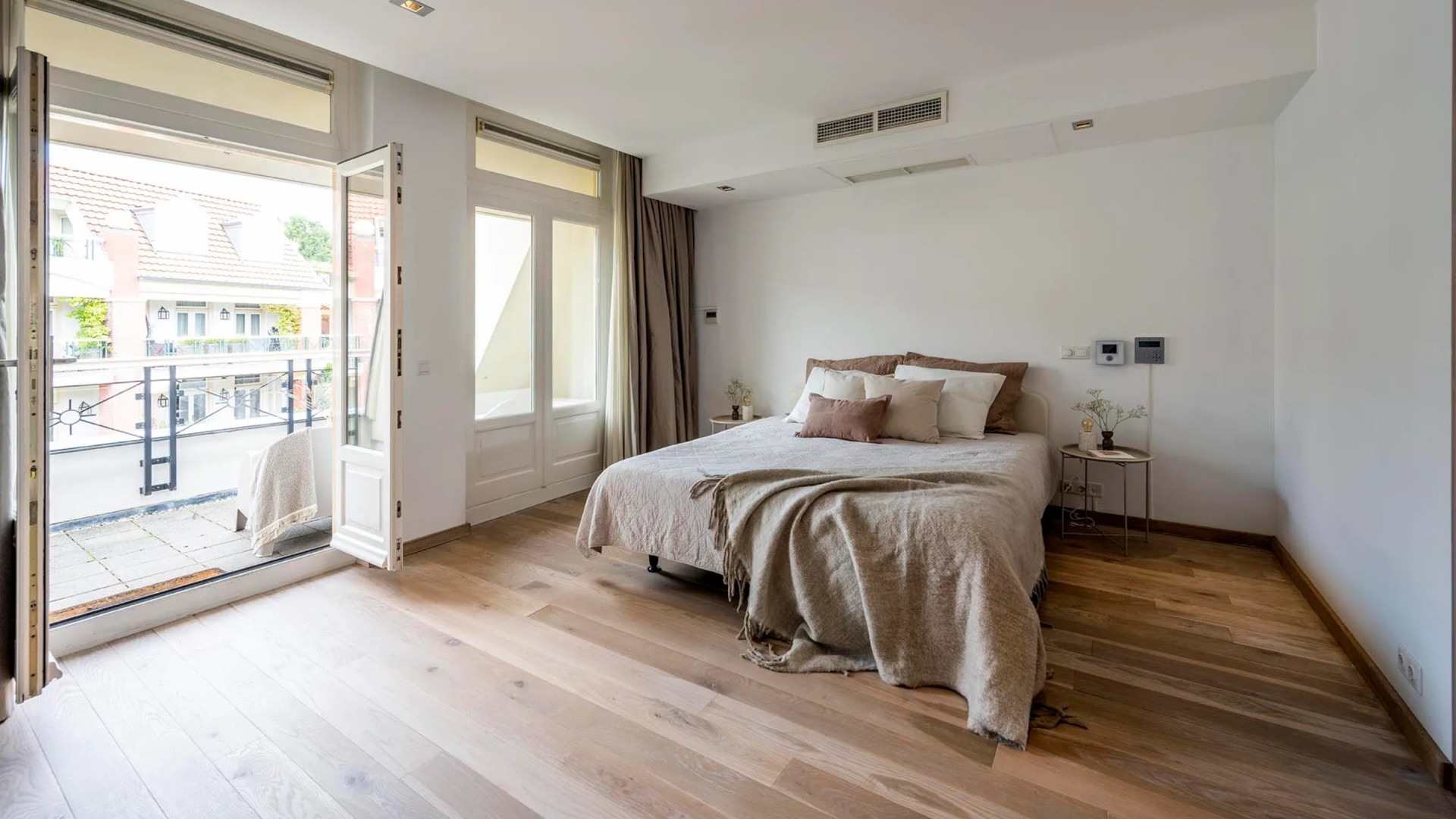 André van Duin koopt tweede miljoenenappartement in Laren. Zie foto’s 9