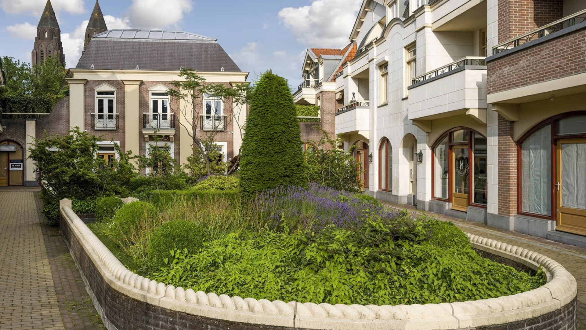 André van Duin koopt tweede miljoenenappartement in Laren. Zie foto’s 10