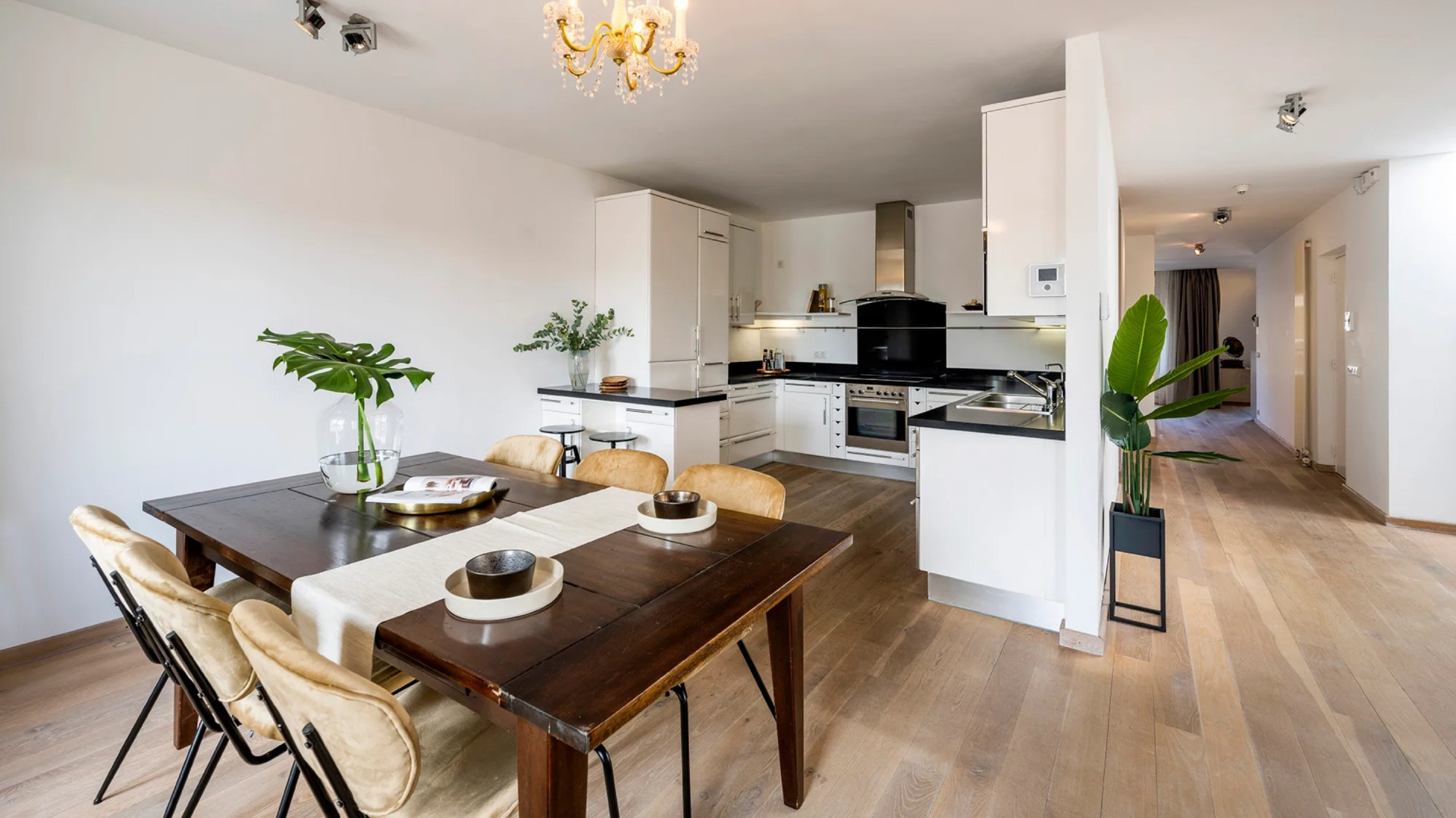 André van Duin koopt tweede miljoenenappartement in Laren. Zie foto’s 3