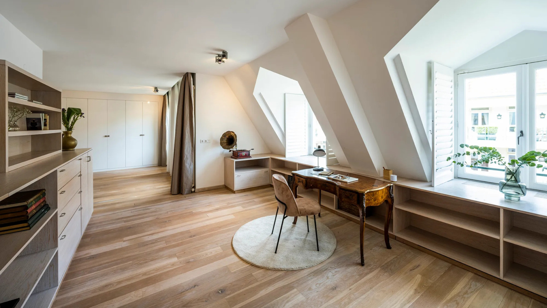 André van Duin koopt tweede miljoenenappartement in Laren. Zie foto’s 5