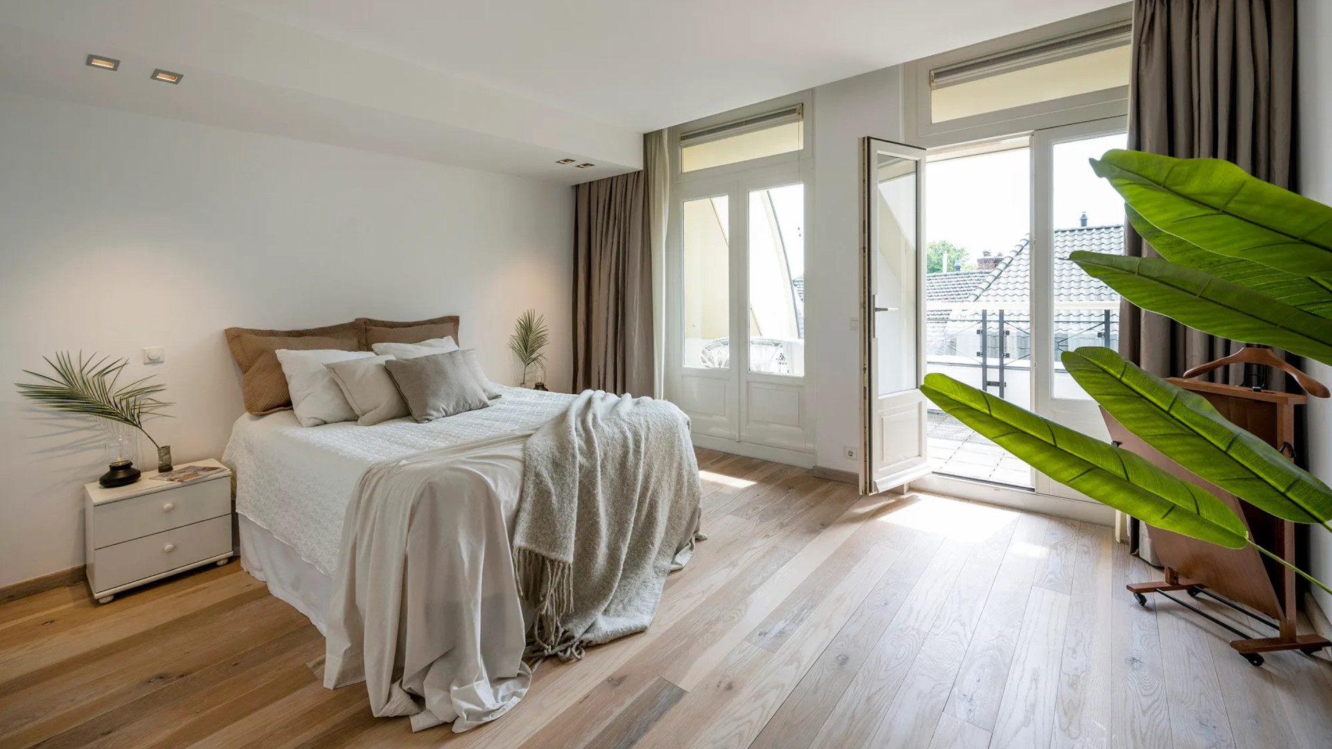 André van Duin koopt tweede miljoenenappartement in Laren. Zie foto’s 6