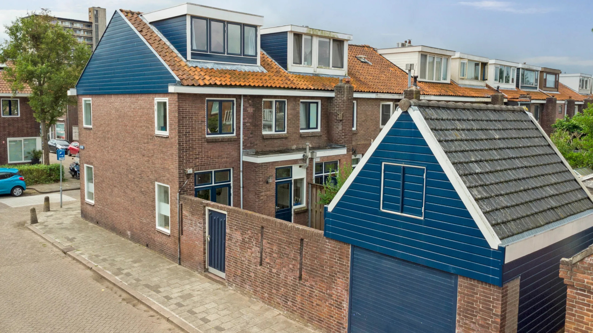 Acteur Oscar Aerts zet zijn jaren ’30-woning in Gouda te koop. Zie foto’s 10