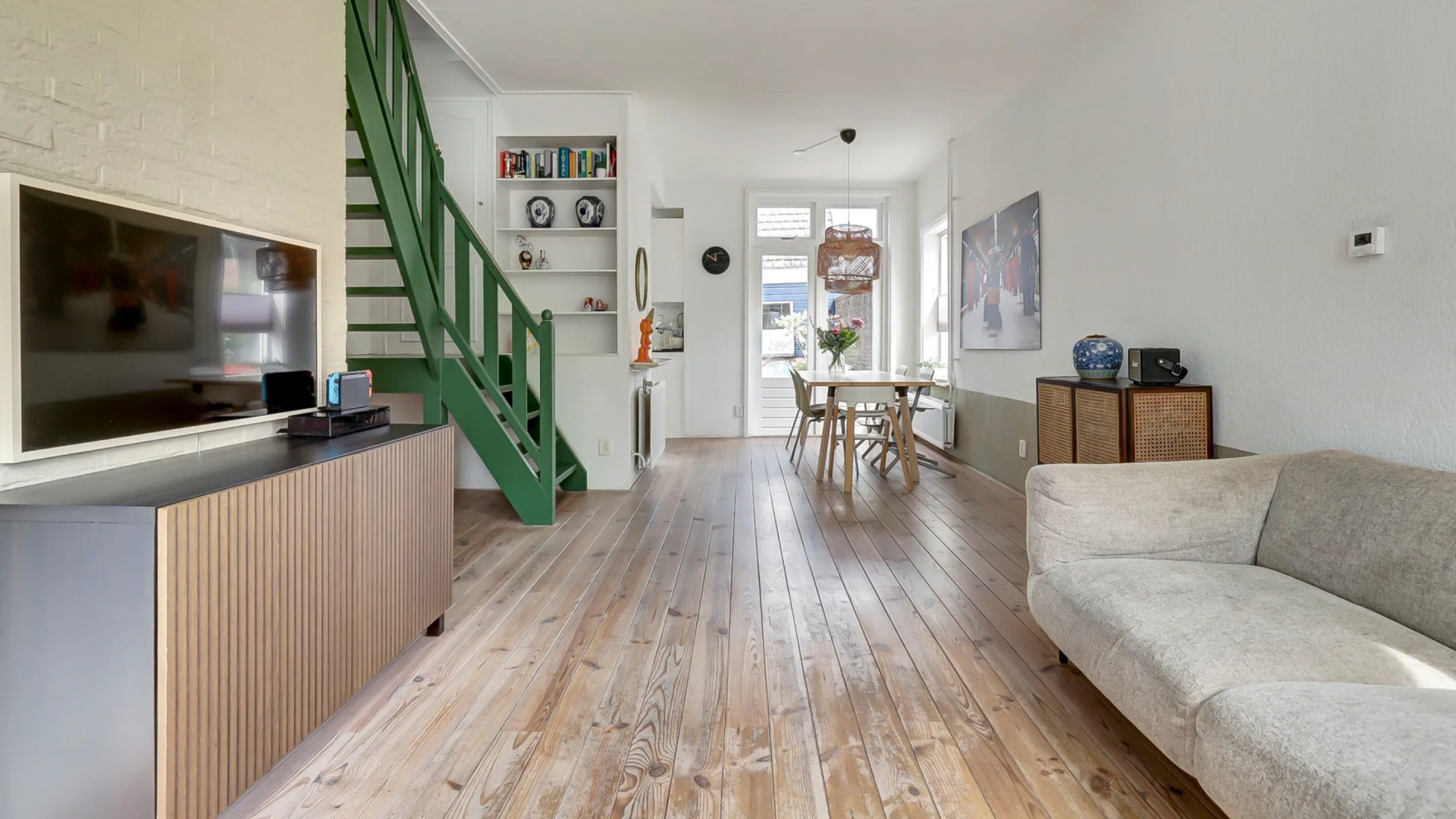 Acteur Oscar Aerts zet zijn jaren ’30-woning in Gouda te koop. Zie foto’s 3