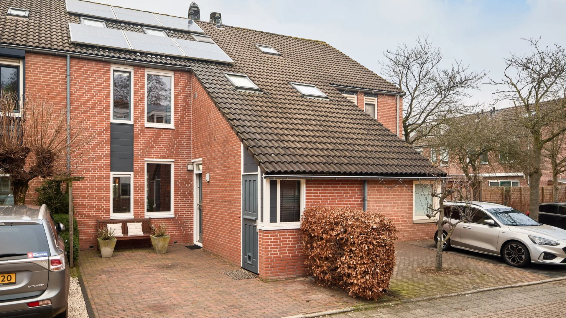 Melanie Beense, vijand van Rachel Hazes, zet na iets meer dan een jaar haar woning alweer te koop. Zie foto’s 2