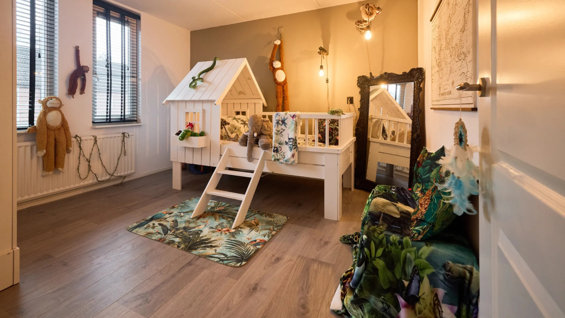 Melanie Beense, vijand van Rachel Hazes, zet na iets meer dan een jaar haar woning alweer te koop. Zie foto’s 8