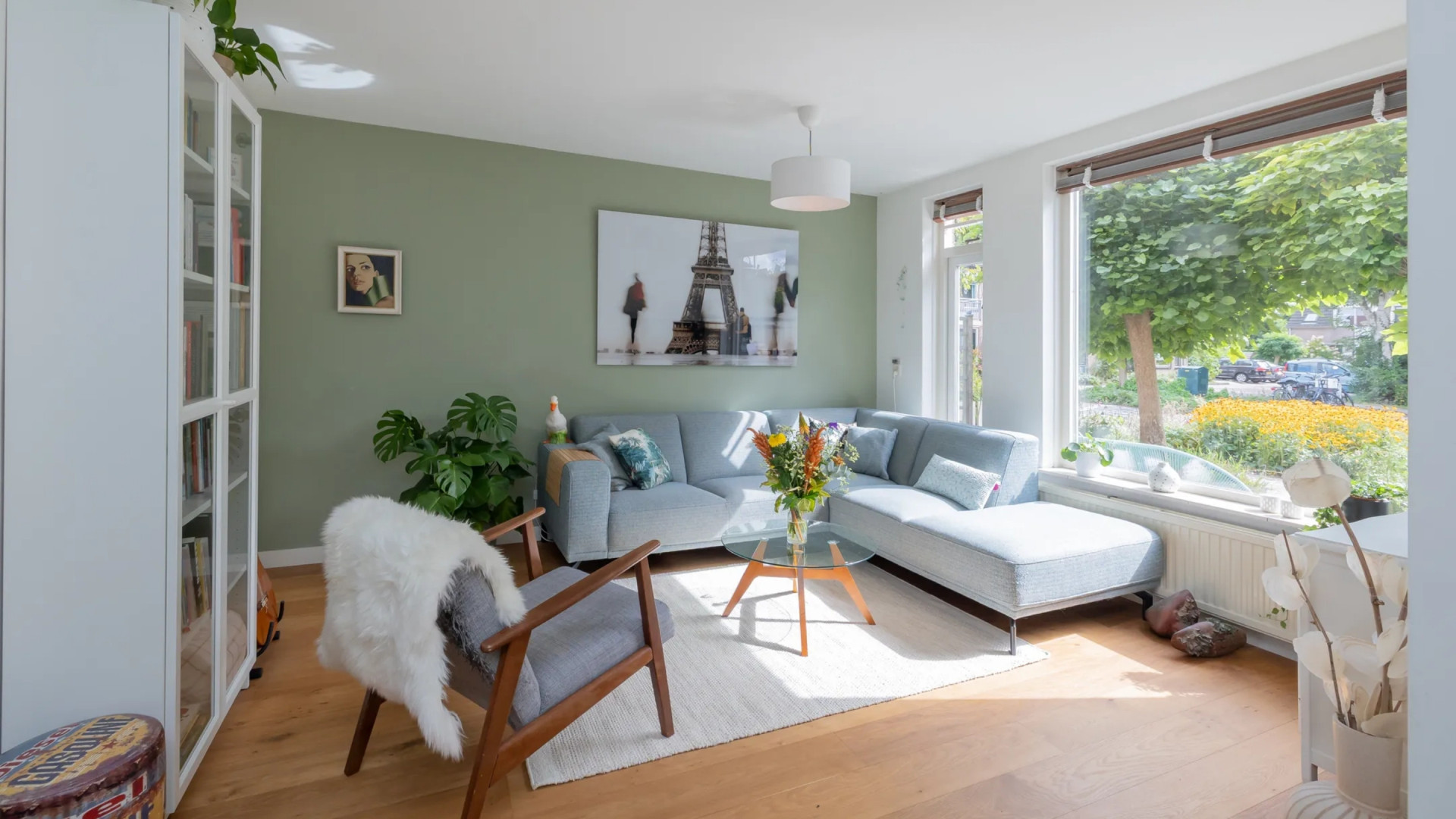 Na scheiding met Carolien Spoor koopt Jon Karthaus deze hoekwoning in Ilpendam. Zie foto’s 2