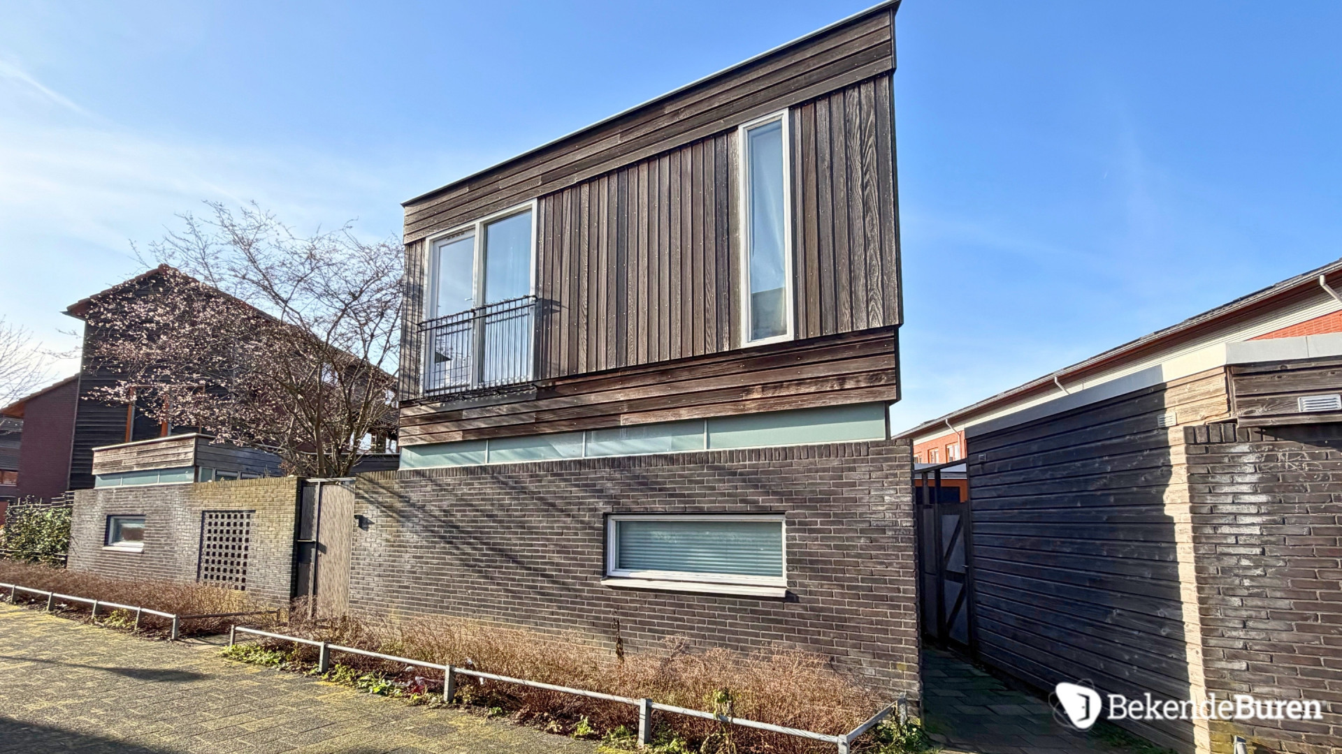 Dit is de bijzondere en zeer merkwaardige woning van The Voice-jurylid Willie Wartaal 4