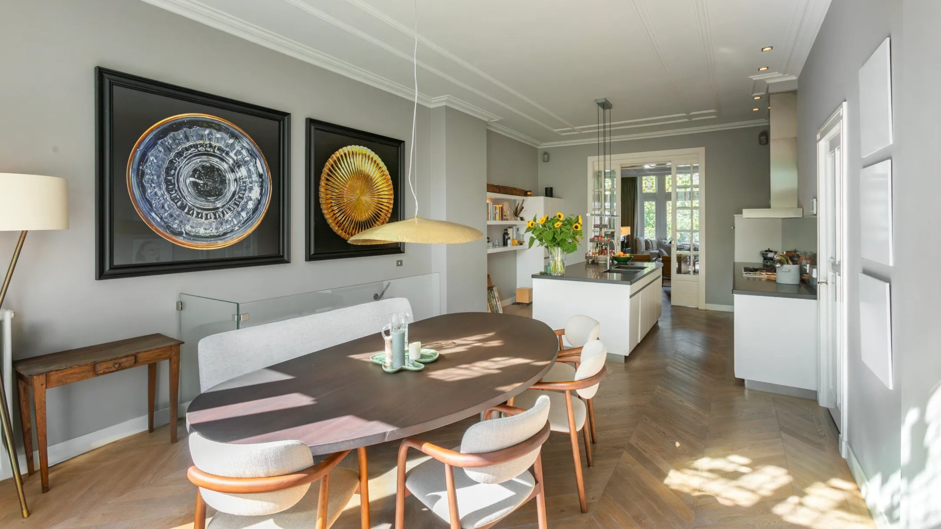 Prins Maurits zet zijn statige pand aan het Vondelpark te koop. Zie foto’s 3