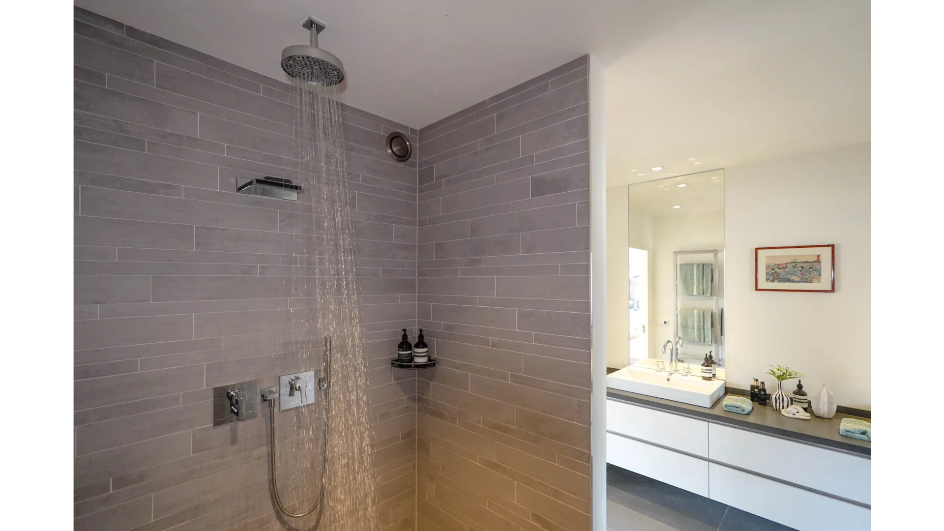 Voormalige studentenwoning prinses Beatrix nu te koop voor miljoenen euro's. Zie foto's 12