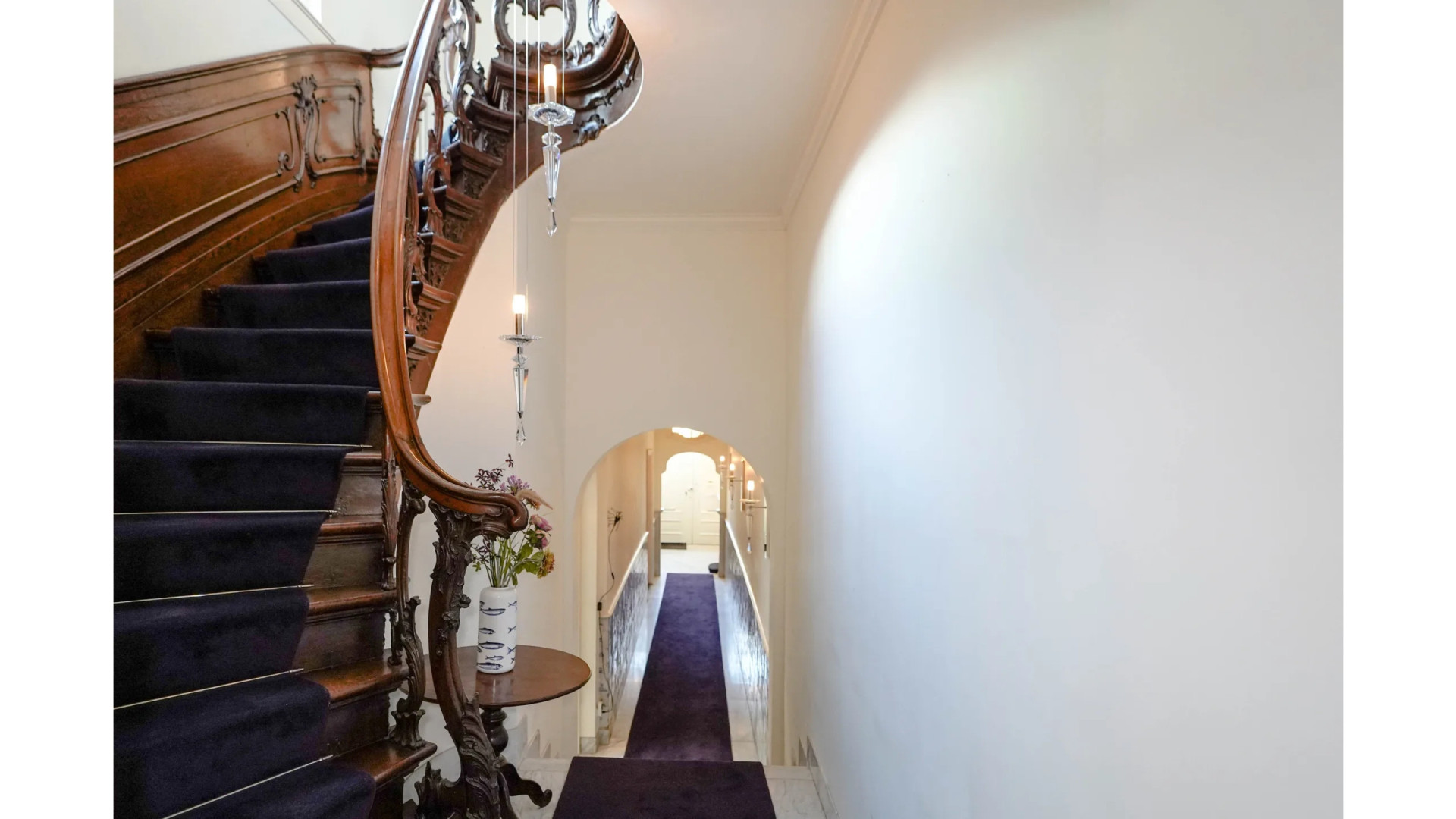 Voormalige studentenwoning prinses Beatrix nu te koop voor miljoenen euro's. Zie foto's 6