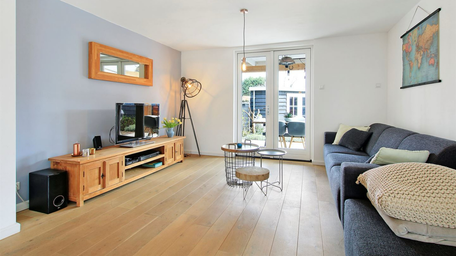 Binnenkijken in de twee onder een kapwoning van AZ-toptalent Kees Smit. Zie foto’s 2