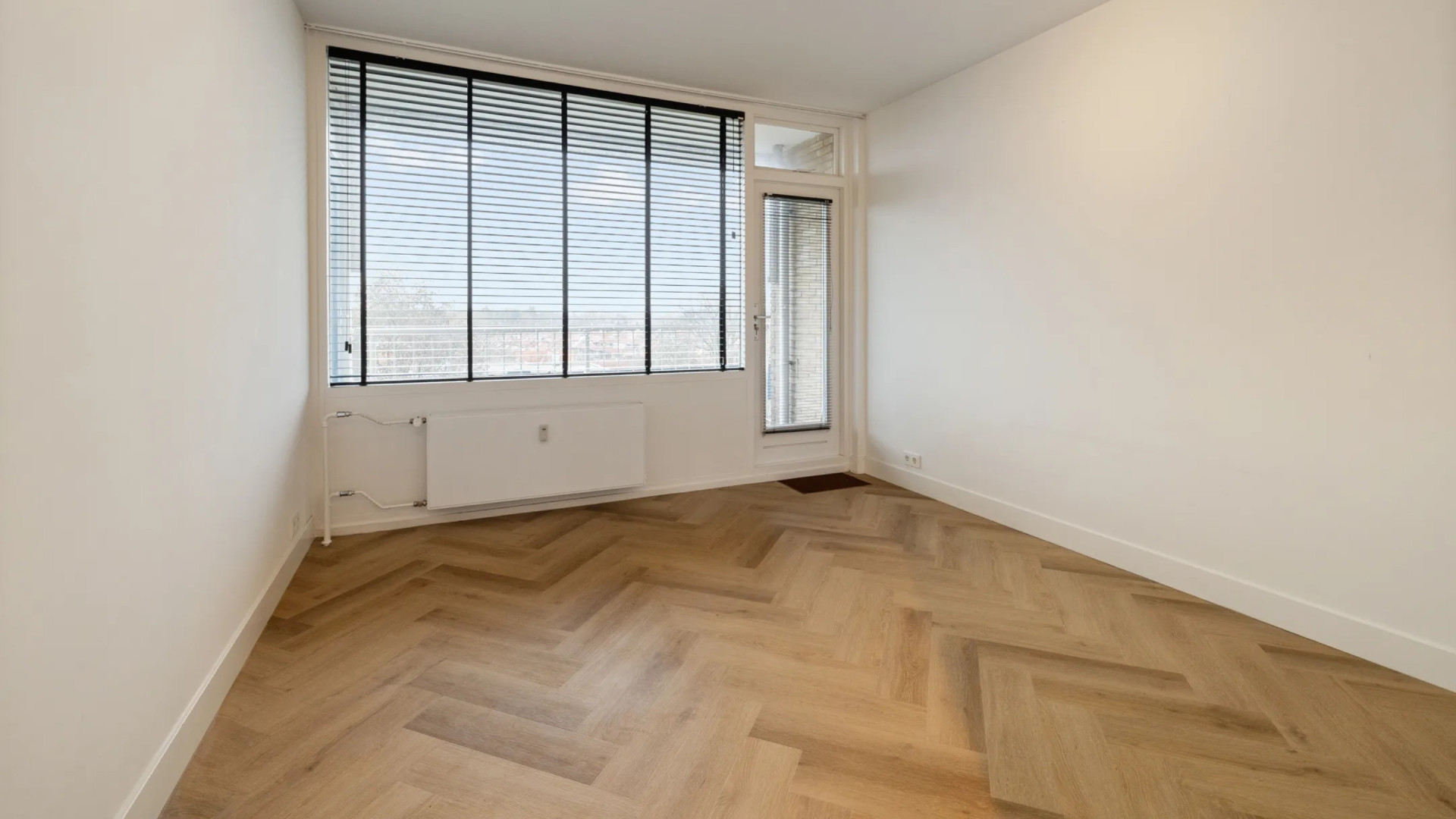 Eelko van Kooten zet zijn appartement nabij centrum van Hilversum te koop. Zie foto’s 9