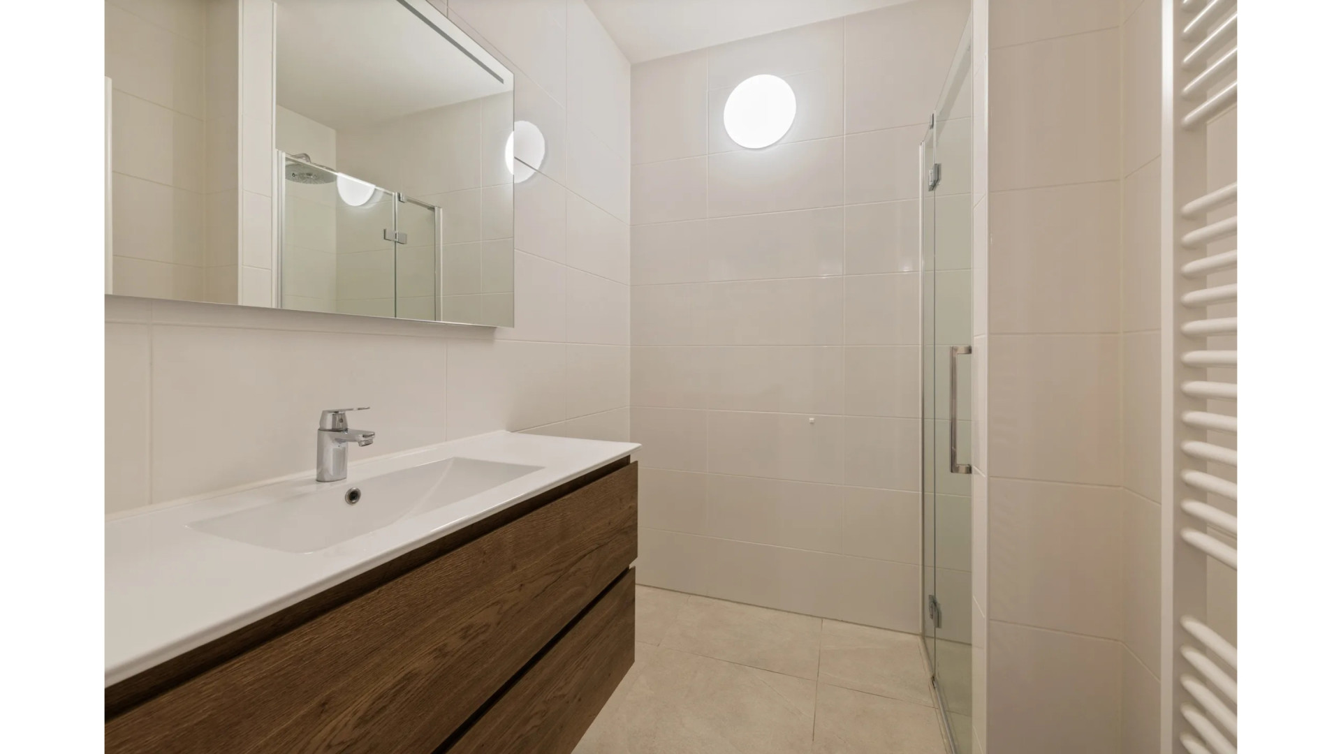 Eelko van Kooten zet zijn appartement nabij centrum van Hilversum te koop. Zie foto’s 7