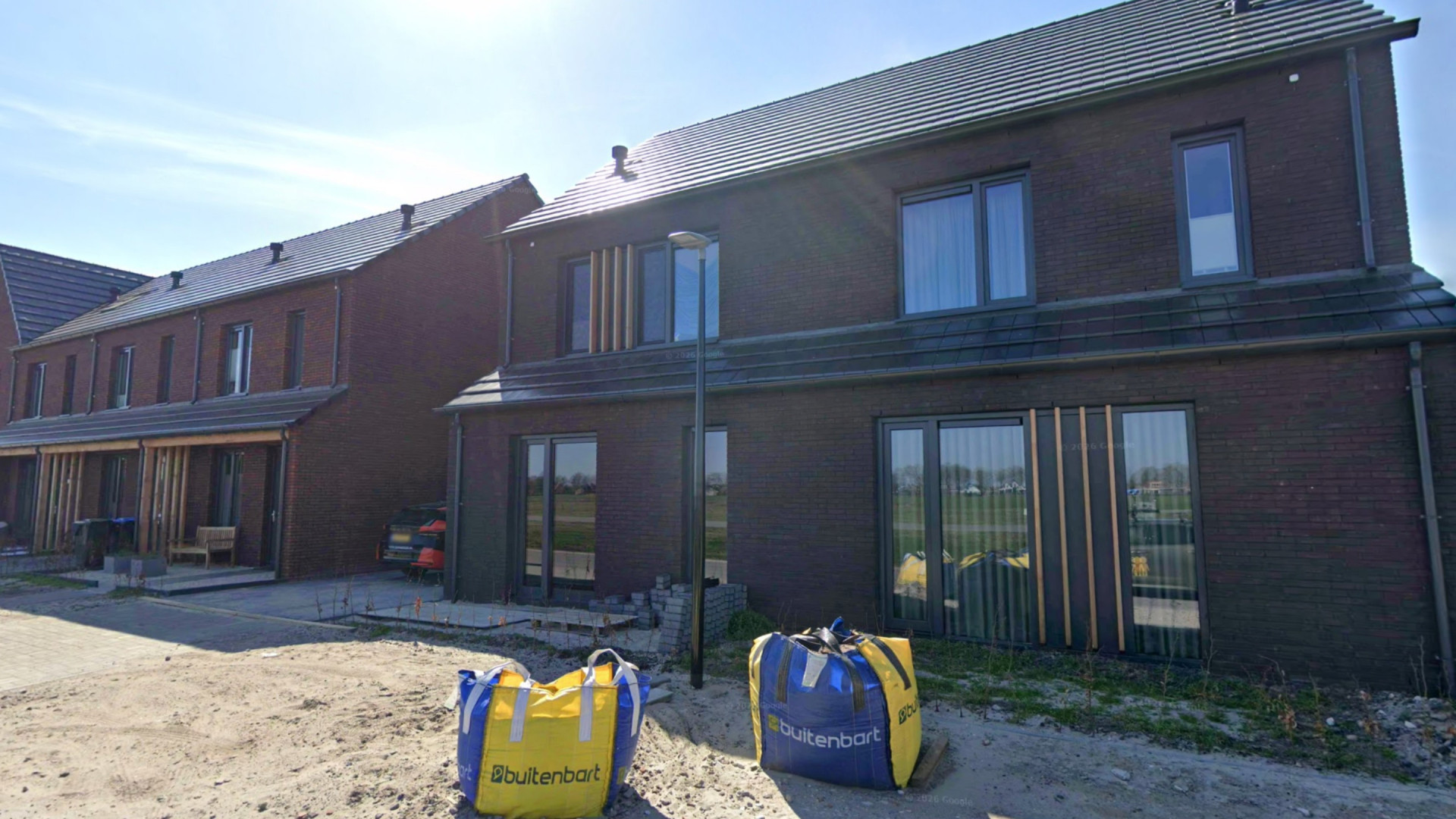 Nederlands kampioen sprint Janno Botman kocht samen met Michelle de Jong deze twee-onder-een-kapwoning. Zie foto’s 3