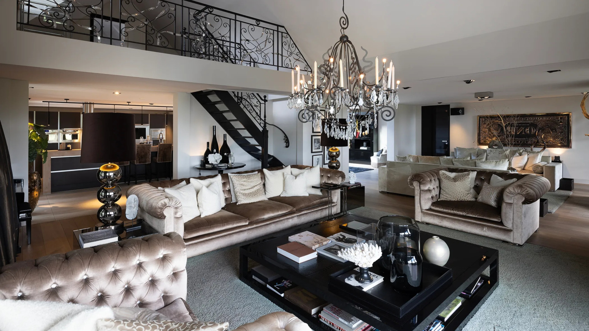 Designvilla waar Dave Roelvink zich misdroeg te koop gezet. Zie foto’s 2