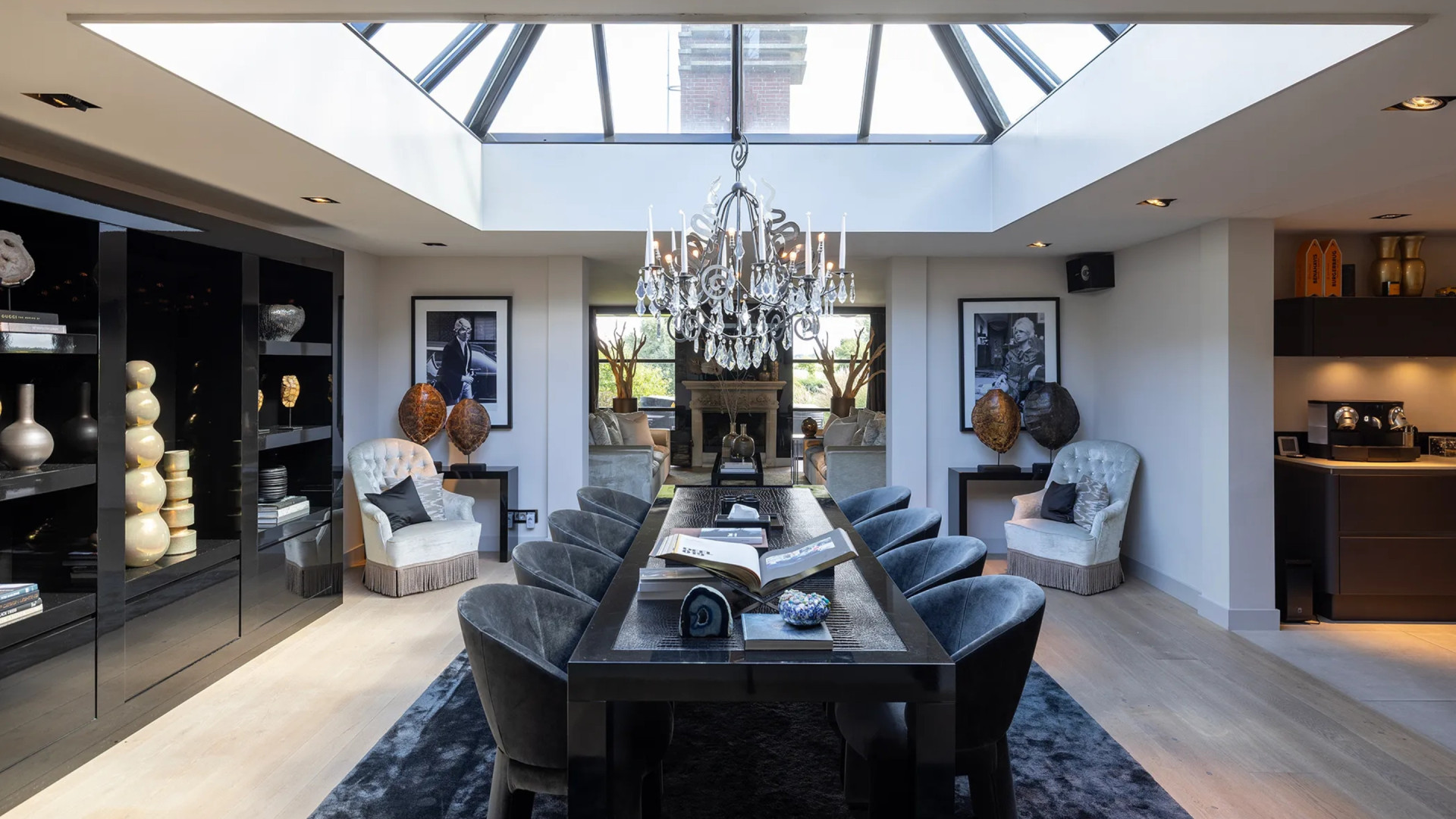 Designvilla waar Dave Roelvink zich misdroeg te koop gezet. Zie foto’s 4