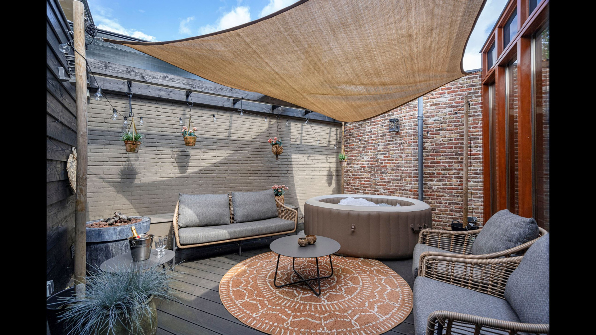 Hier wonen topatlete Femke Bol en haar echtgenoot Ben Broeders. Zie foto’s 20