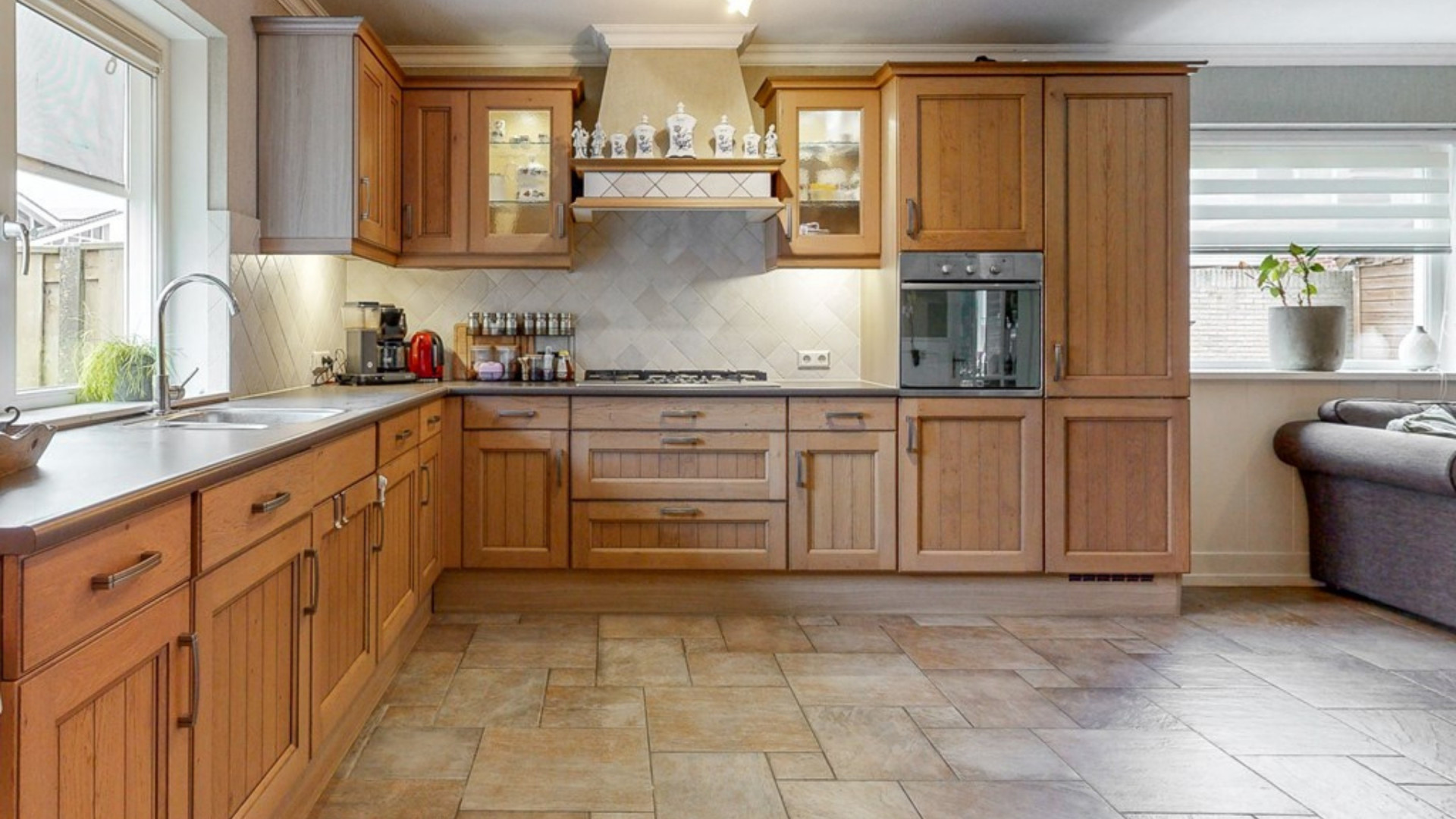 Teun Föhn steekt tonnen eigen geld in zijn recent gekochte eengezinswoning. Zie foto’s 5