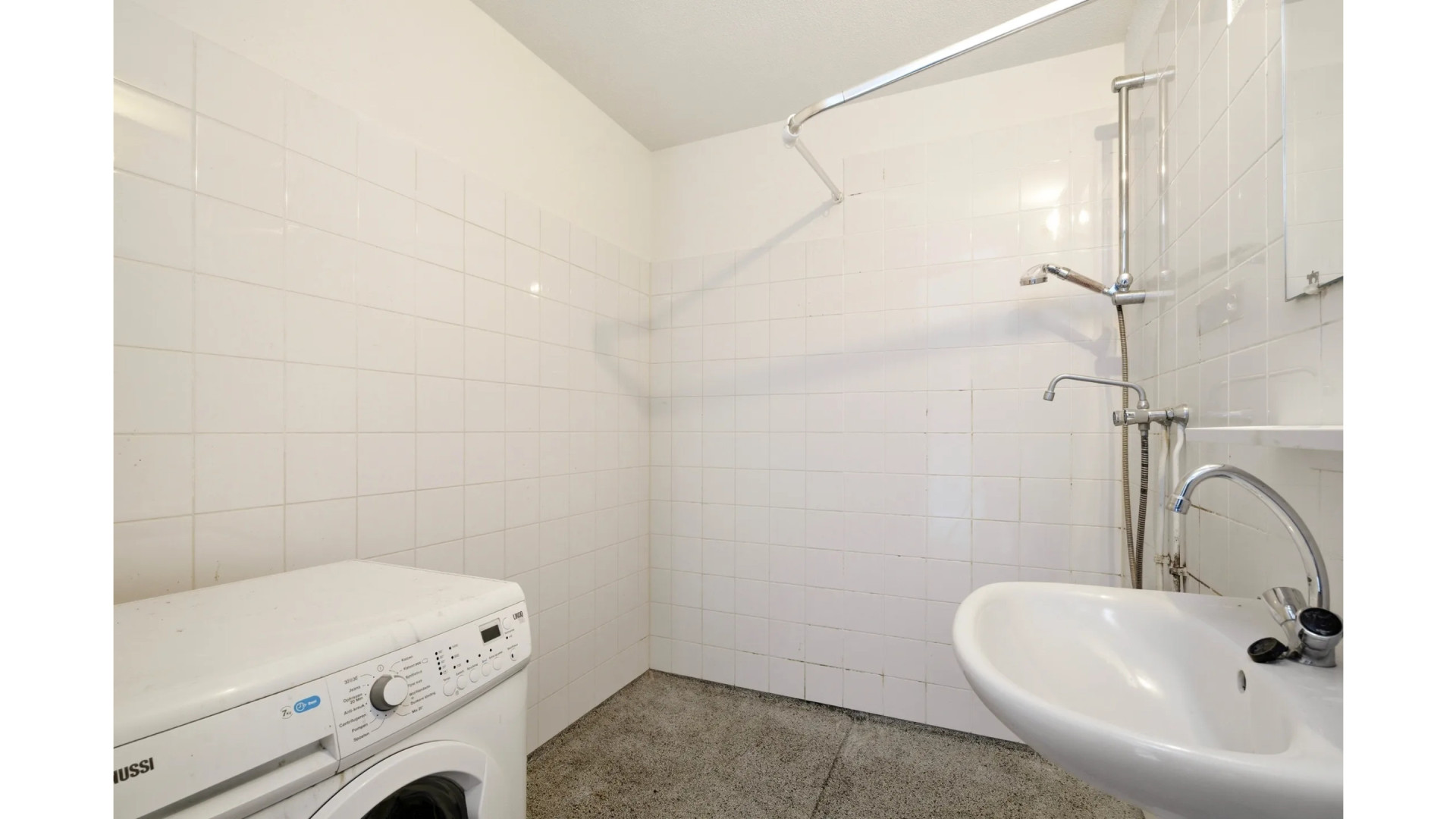 Met dit appartement in Almere behaalt ex-topvoetballer Edgar Davids een extreme winst. Zie foto’s 6