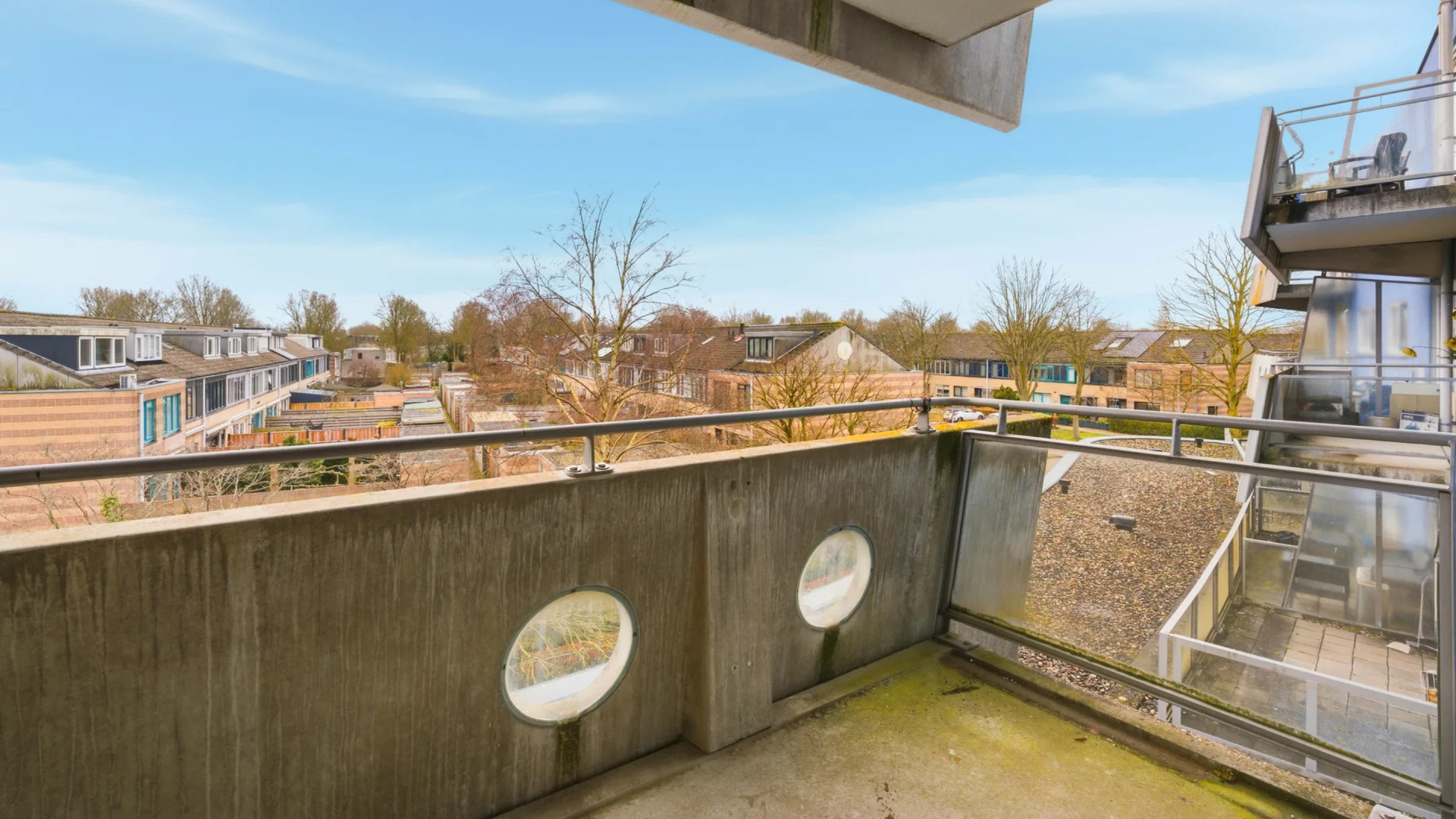 Met dit appartement in Almere behaalt ex-topvoetballer Edgar Davids een extreme winst. Zie foto’s 8