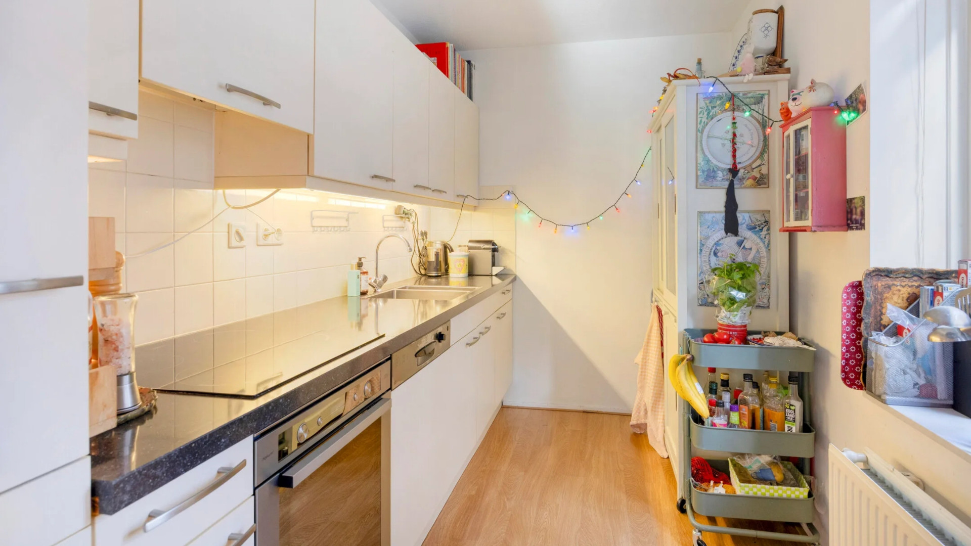 Barry Atsma verkoopt zijn Haagse appartement met flinke winst. Zie foto’s 4