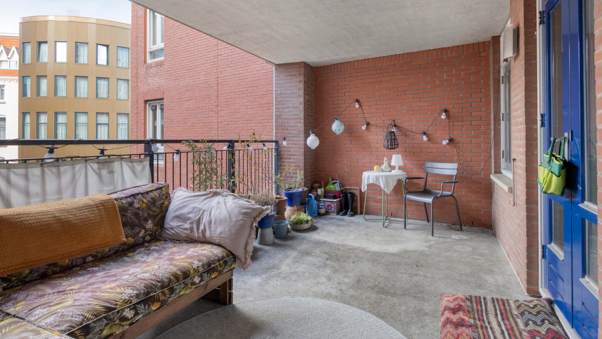 Barry Atsma verkoopt zijn Haagse appartement met flinke winst. Zie foto’s 8