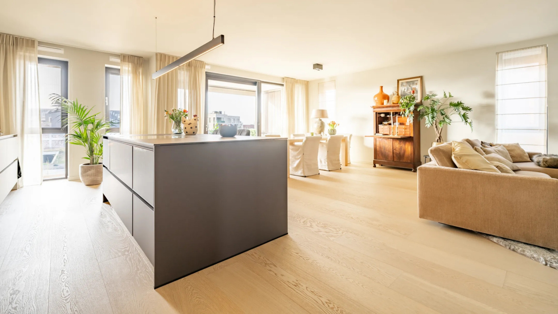 Oud Koffietijd presentatrice Mireille Bekooij gokt op forse winst op haar appartement. Zie foto’s 4