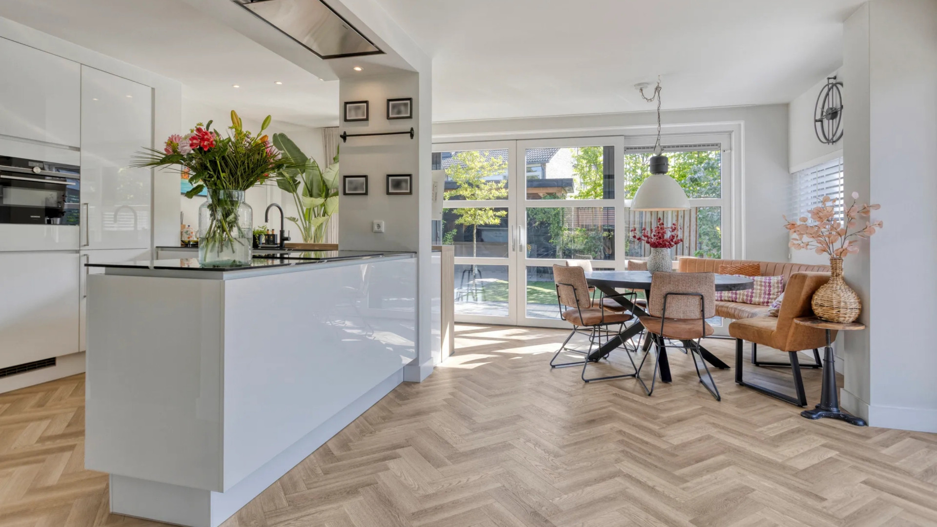 Roddelpraat-presentator Dennis Schouten koopt deze leuke eengezinswoning 3