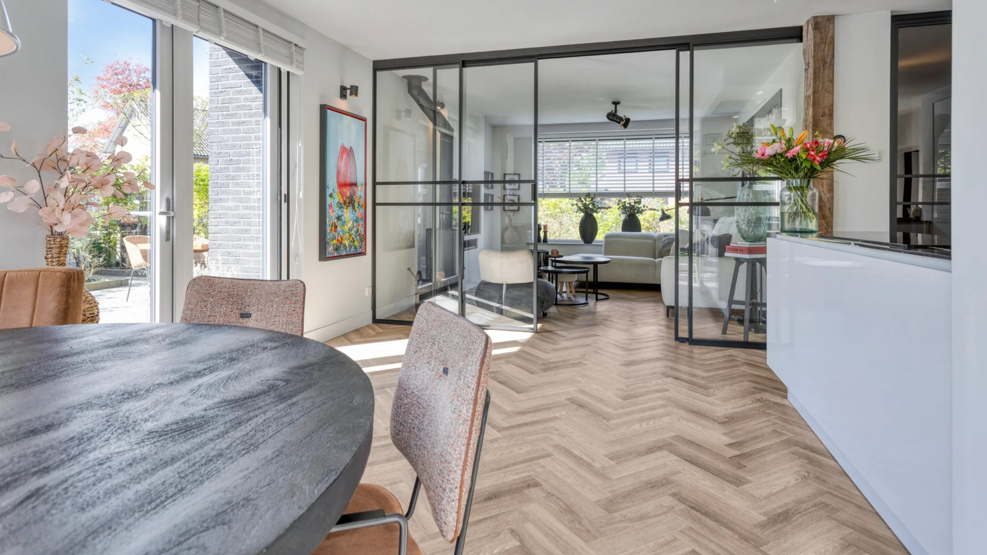 Roddelpraat-presentator Dennis Schouten koopt deze leuke eengezinswoning 6