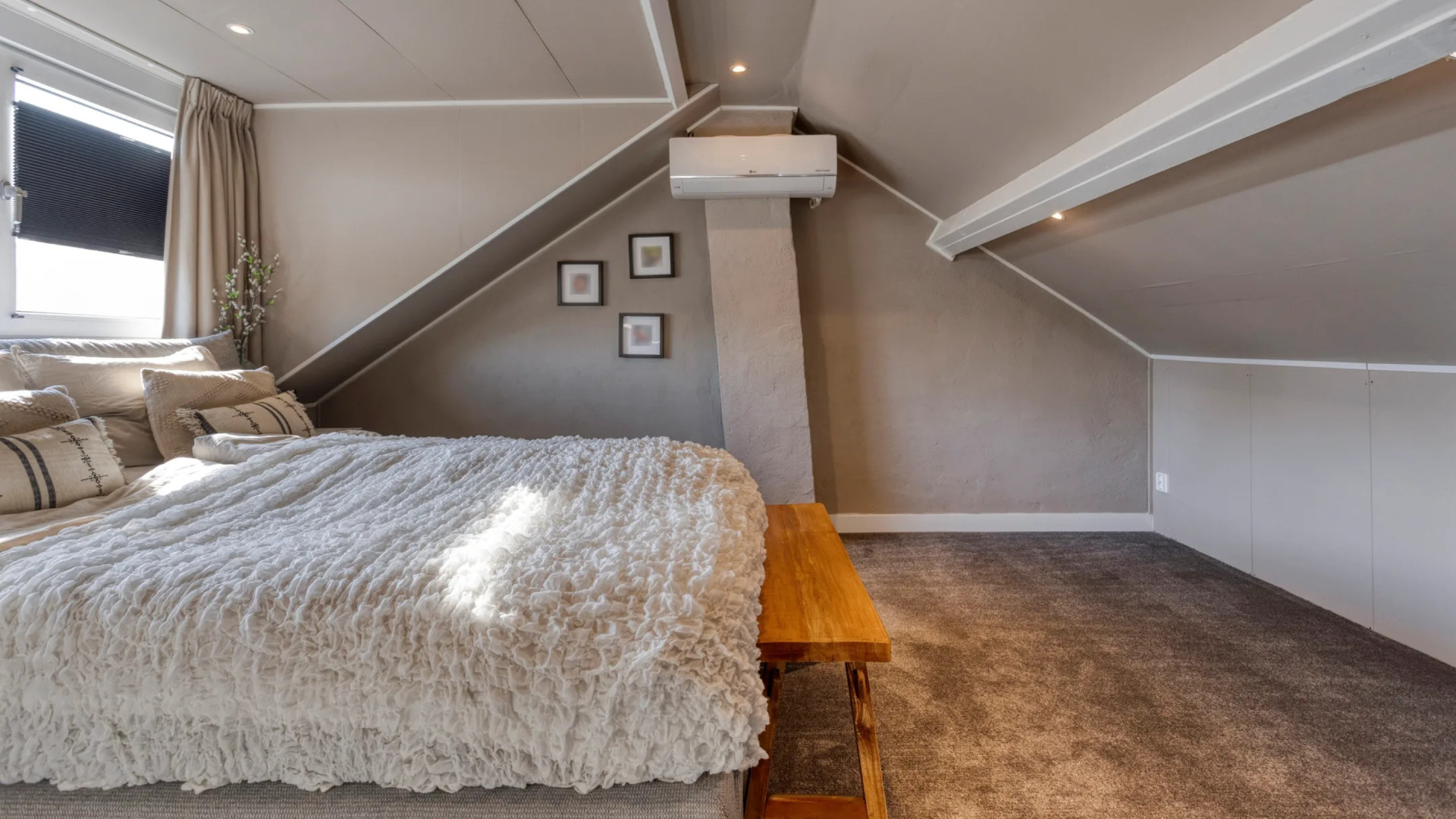 Roddelpraat-presentator Dennis Schouten koopt deze leuke eengezinswoning 8