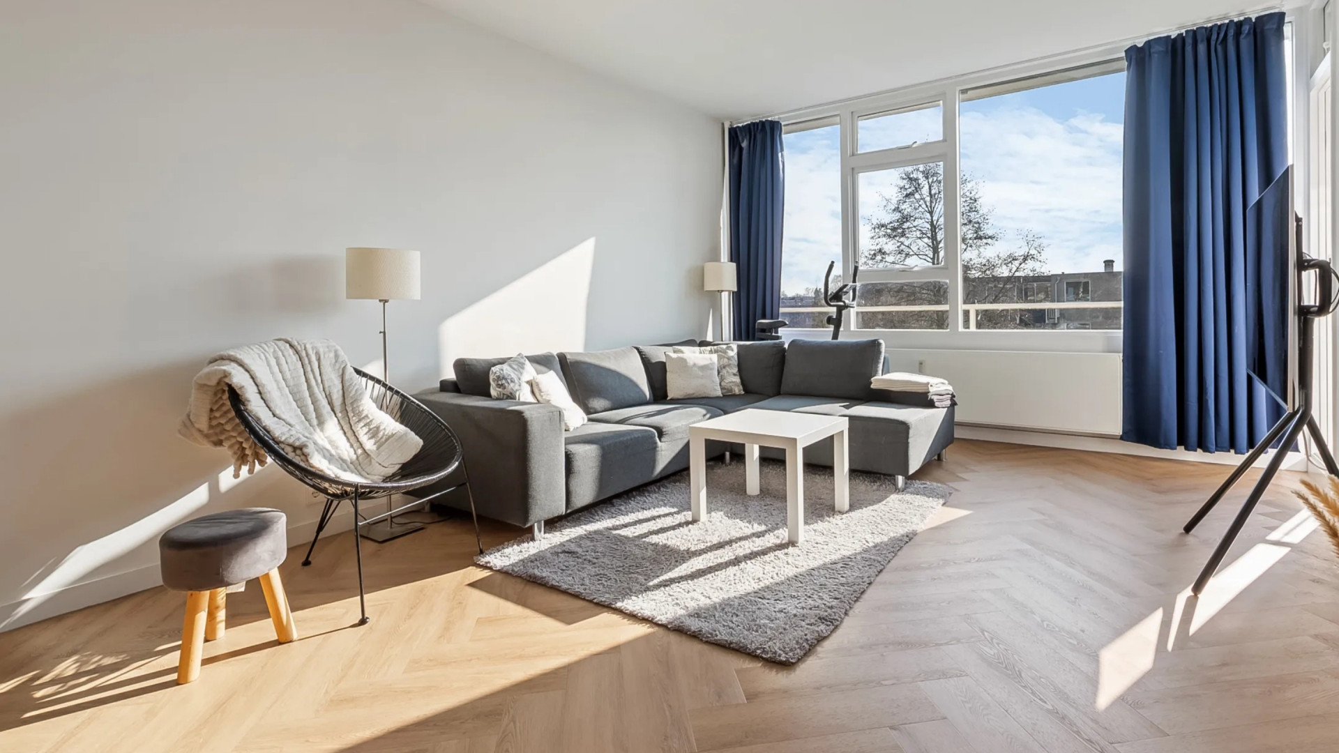 Eelko van Kooten, partner van Olcay Gulsen, verkoopt nóg een appartement in Hilversum. Zie foto’s 2