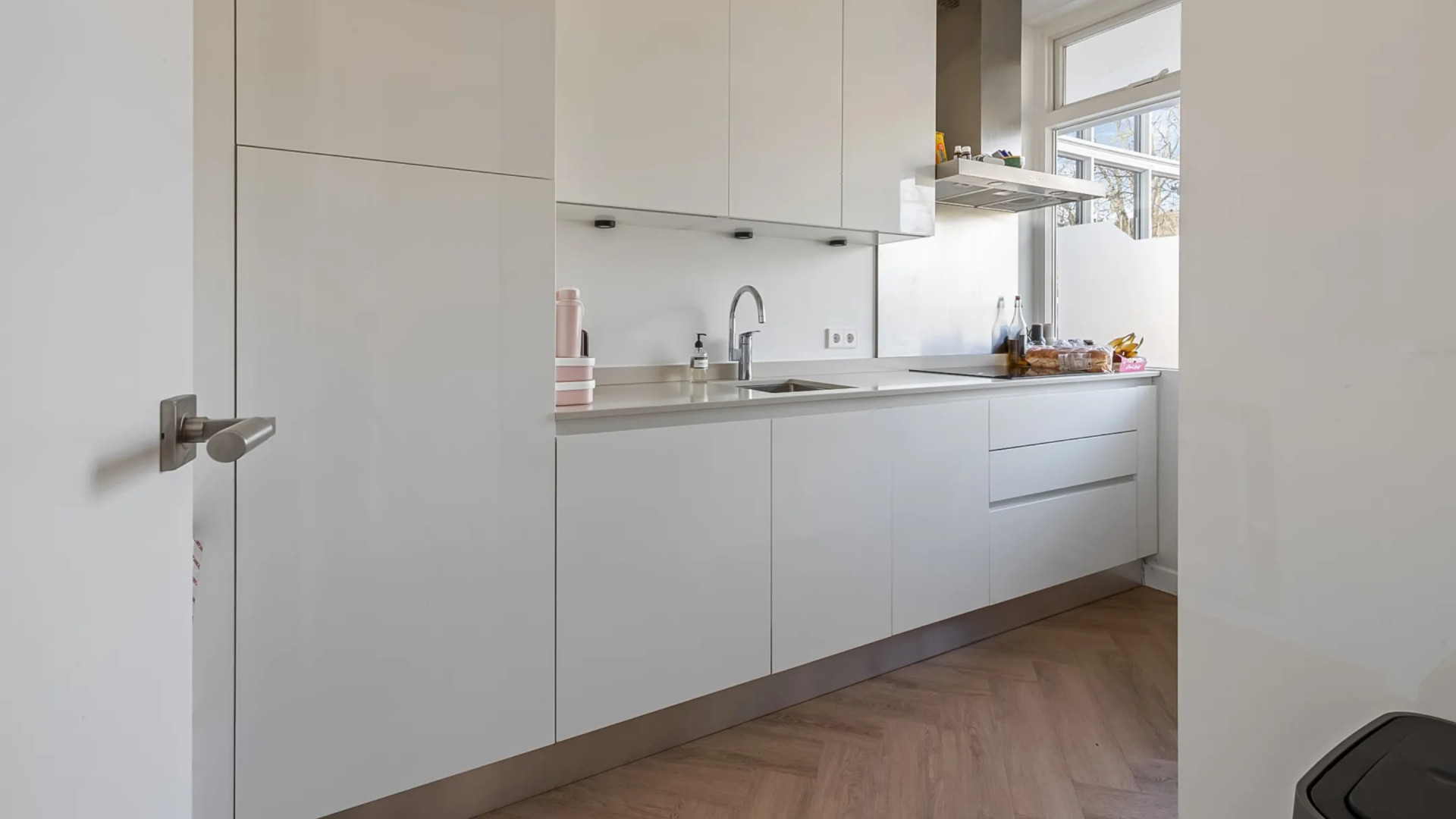 Eelko van Kooten, partner van Olcay Gulsen, verkoopt nóg een appartement in Hilversum. Zie foto’s 5