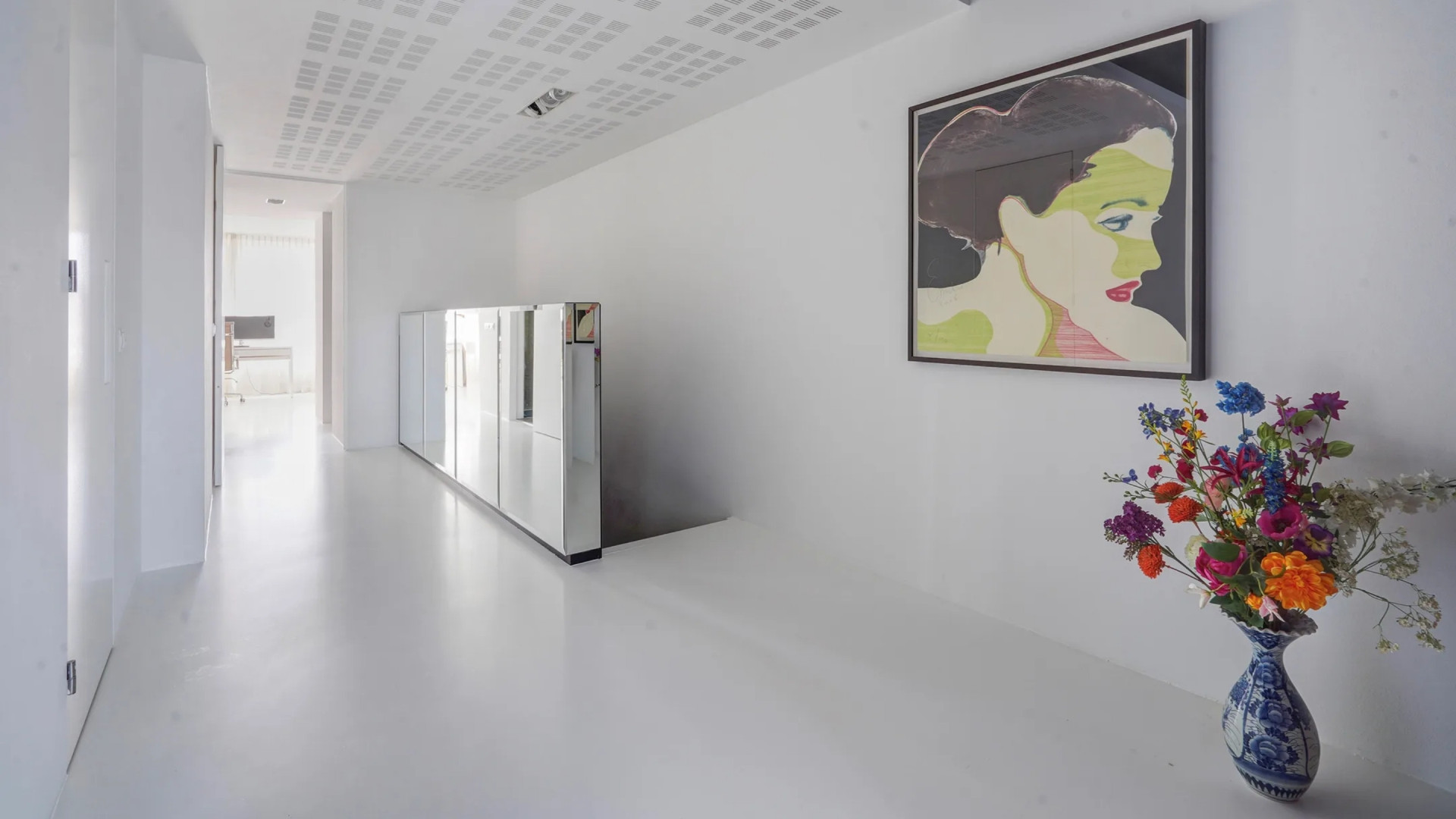 MAX-omroepbaas Jan Slagter zet na een jaar zijn Scheveningse maisonnette alweer te koop. Zie foto’s 5