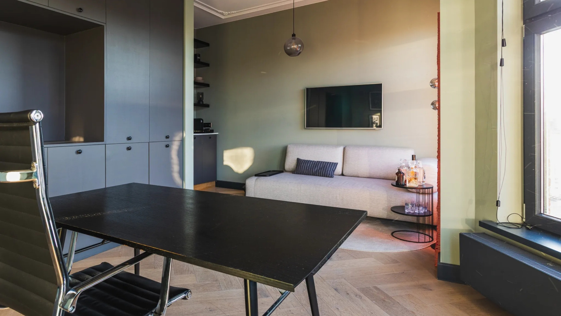 TV-presentatrice Shelly Sterk zet haar Haagse droomwoning te koop. Kijk binnen 11