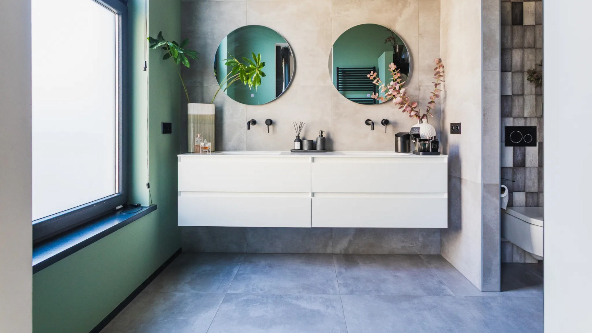 TV-presentatrice Shelly Sterk zet haar Haagse droomwoning te koop. Kijk binnen 7