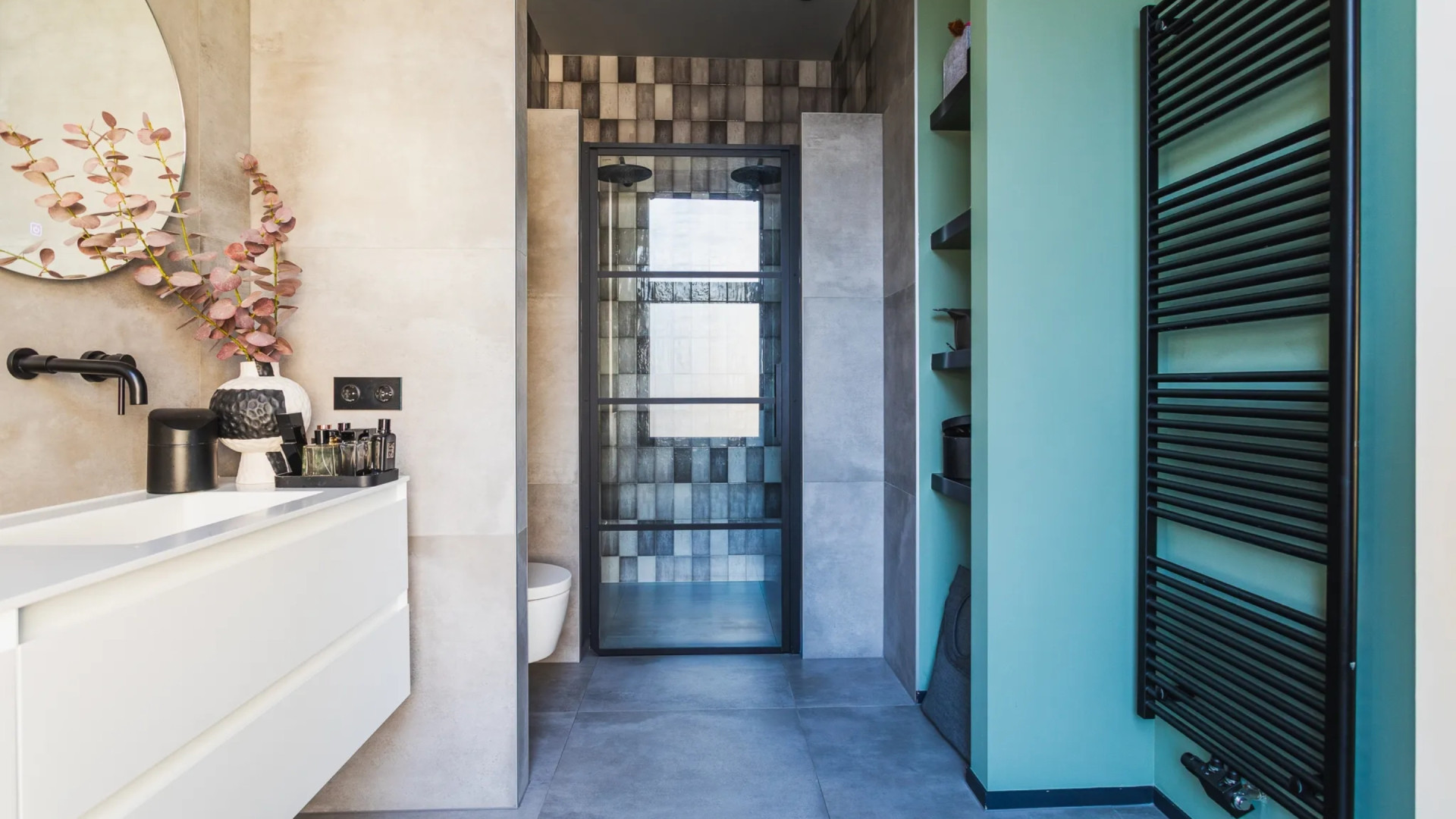 TV-presentatrice Shelly Sterk zet haar Haagse droomwoning te koop. Kijk binnen 8