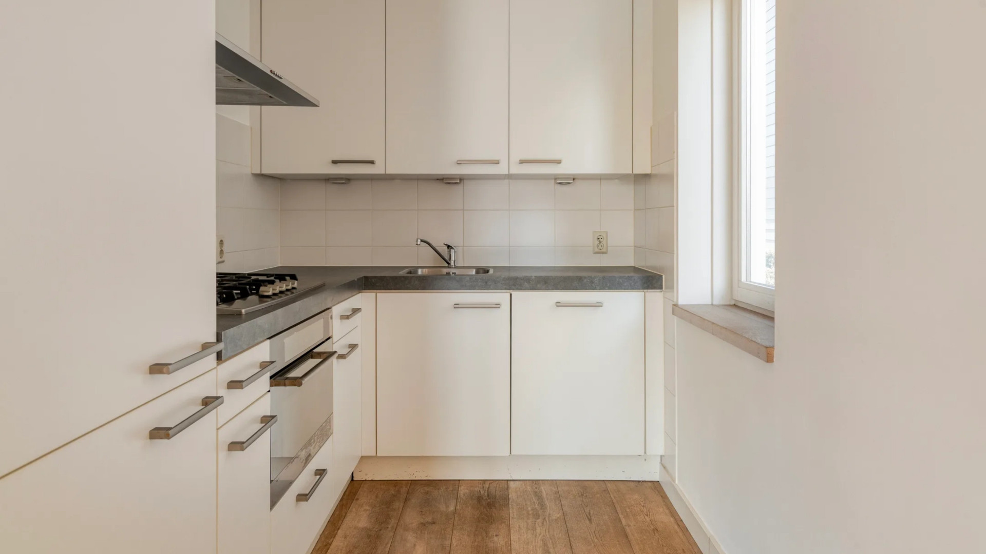 Rachel Hazes zet omstreden appartement aan de Vinkeveense Plassen te koop. Zie foto's 4