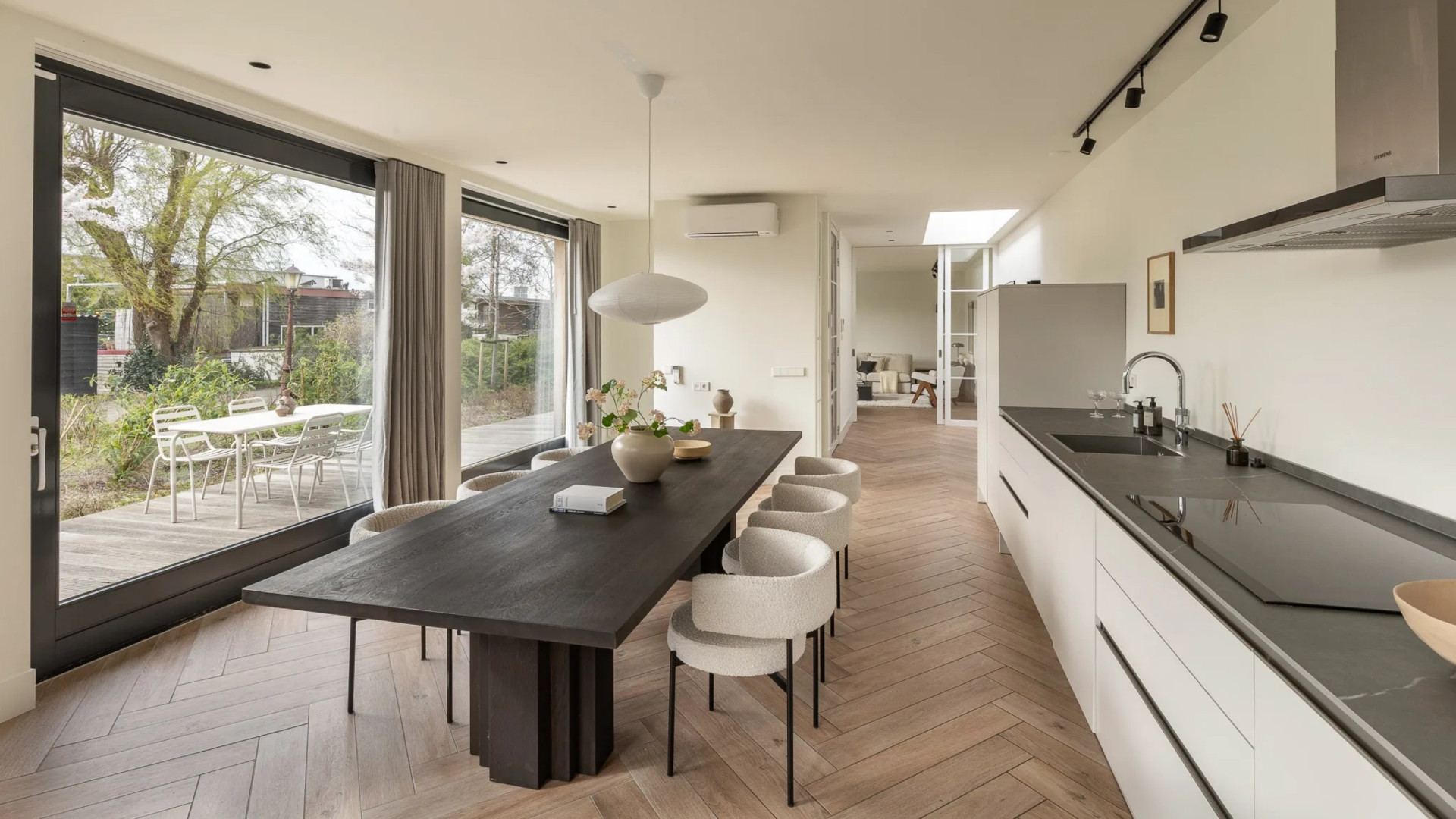 Stadsvilla Glennis Grace in de verkoop gezet. Zie foto's 3