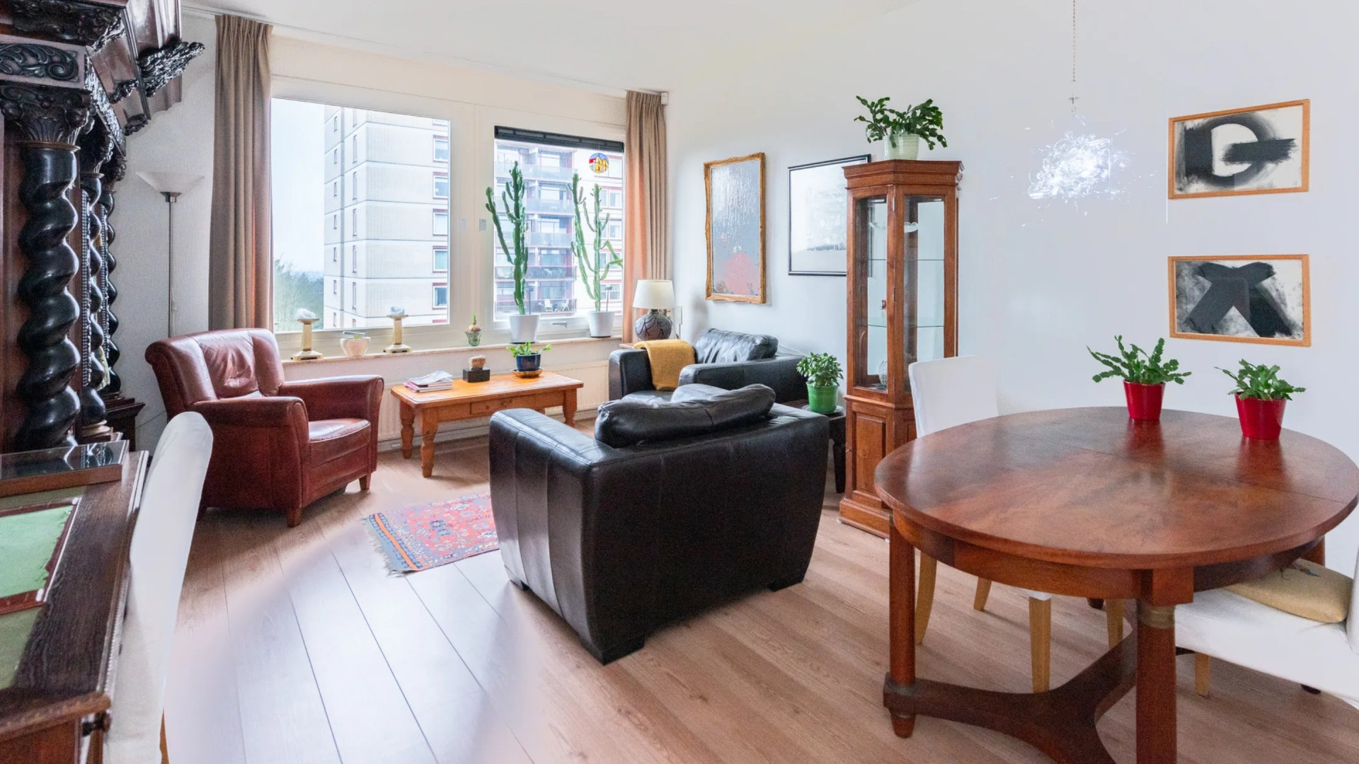 D’66 bobo Alexander Pechtold zet zijn vrijgezellen appartement in Wageningen te koop. Zie foto’s 2