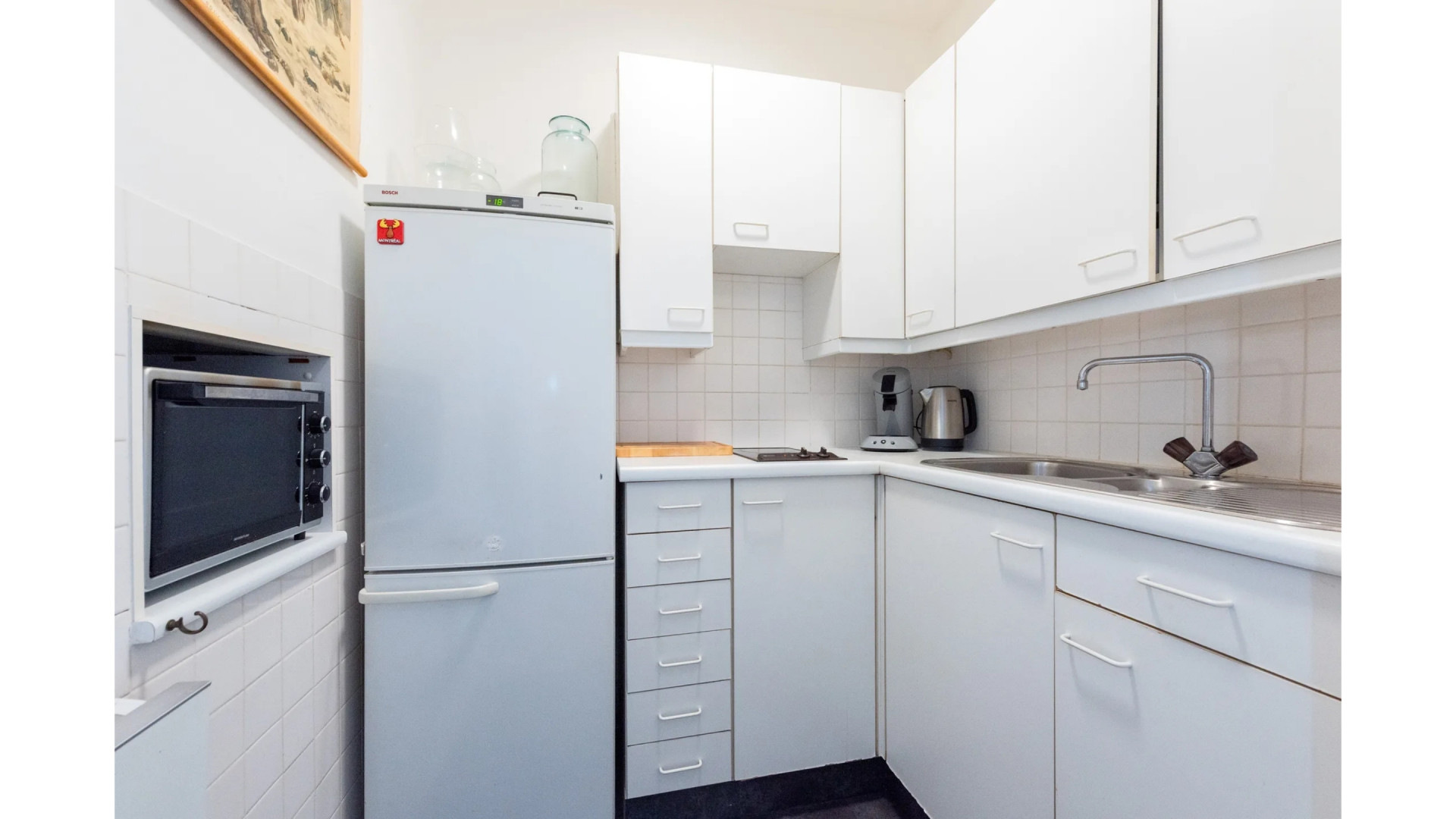 D’66 bobo Alexander Pechtold zet zijn vrijgezellen appartement in Wageningen te koop. Zie foto’s 5